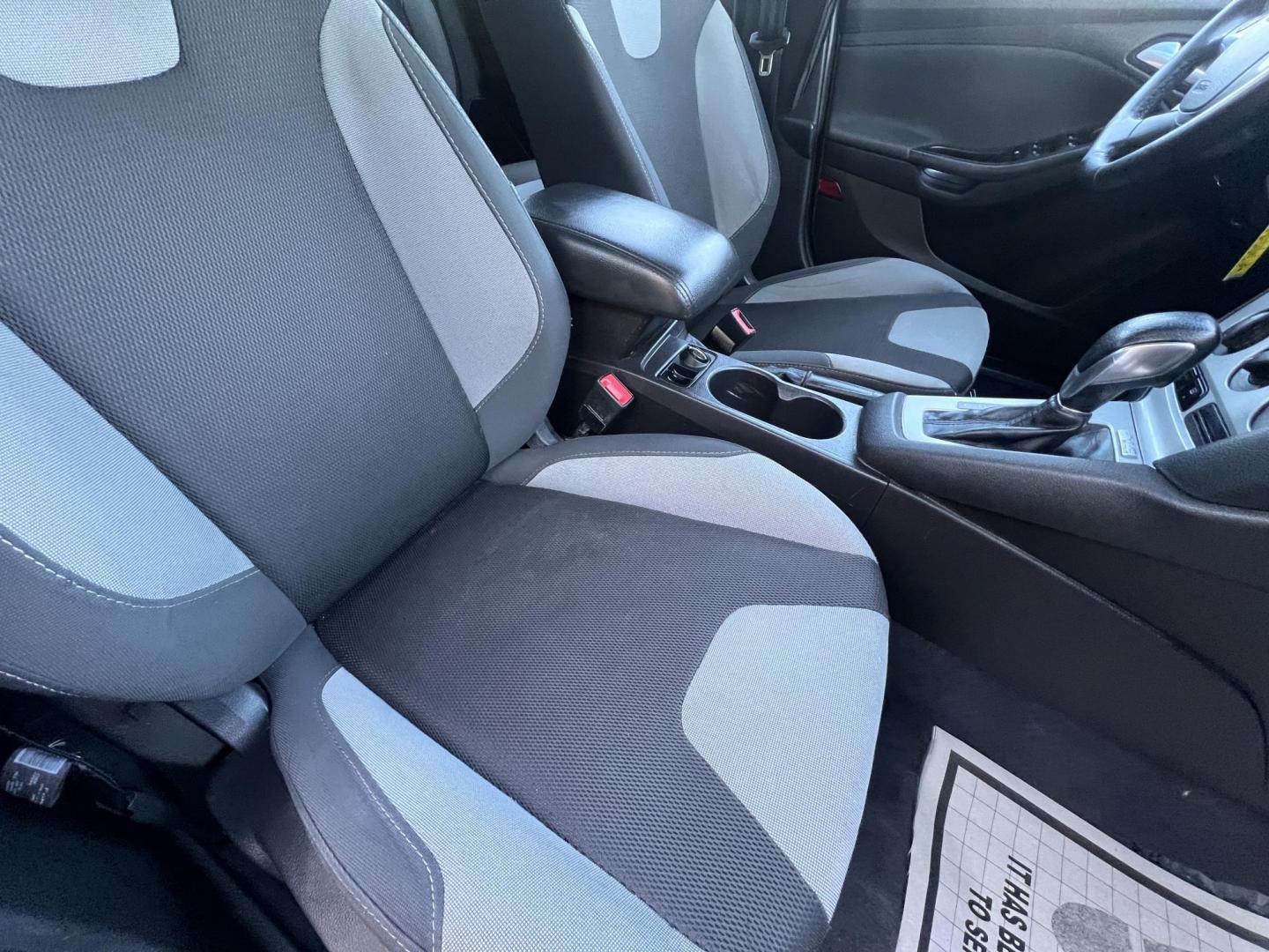 2014 Gray /Balck Ford Focus SE Hatch (1FADP3K21EL) with an 2.0L L4 DOHC 16V engine, Automatic transmission, located at 30 S. Berkeley Avenue, Pasadena, CA, 91107, (626) 248-7567, 34.145447, -118.109398 - Microsoft Sync! Moon-roof! This 2014 Ford Focus SE Hatch looks and drives good. Bad credit? We can help! We are the bank. - Photo#23
