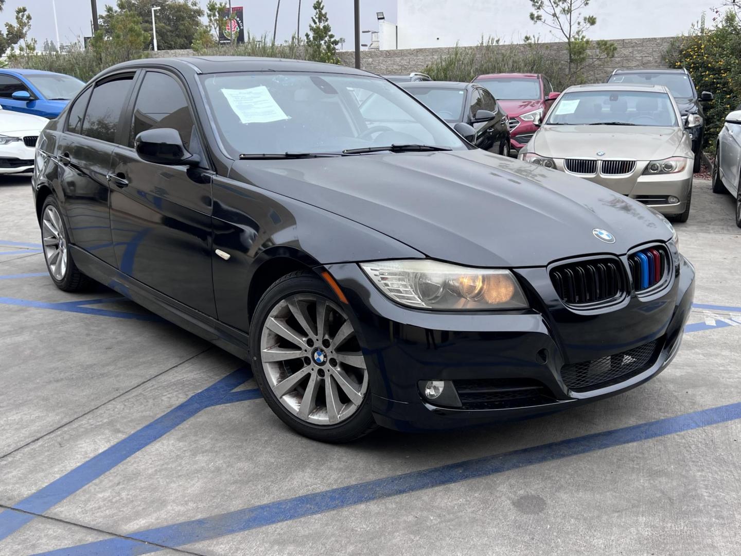 2011 Black /Black BMW 3-Series 328i Sedan 4D (WBAPH5G51BN) with an 6-Cyl, SULEV, 3.0L engine, Automatic, 6-Spd w/Overdrive transmission, located at 30 S. Berkeley Avenue, Pasadena, CA, 91107, (626) 248-7567, 34.145447, -118.109398 - Photo#4