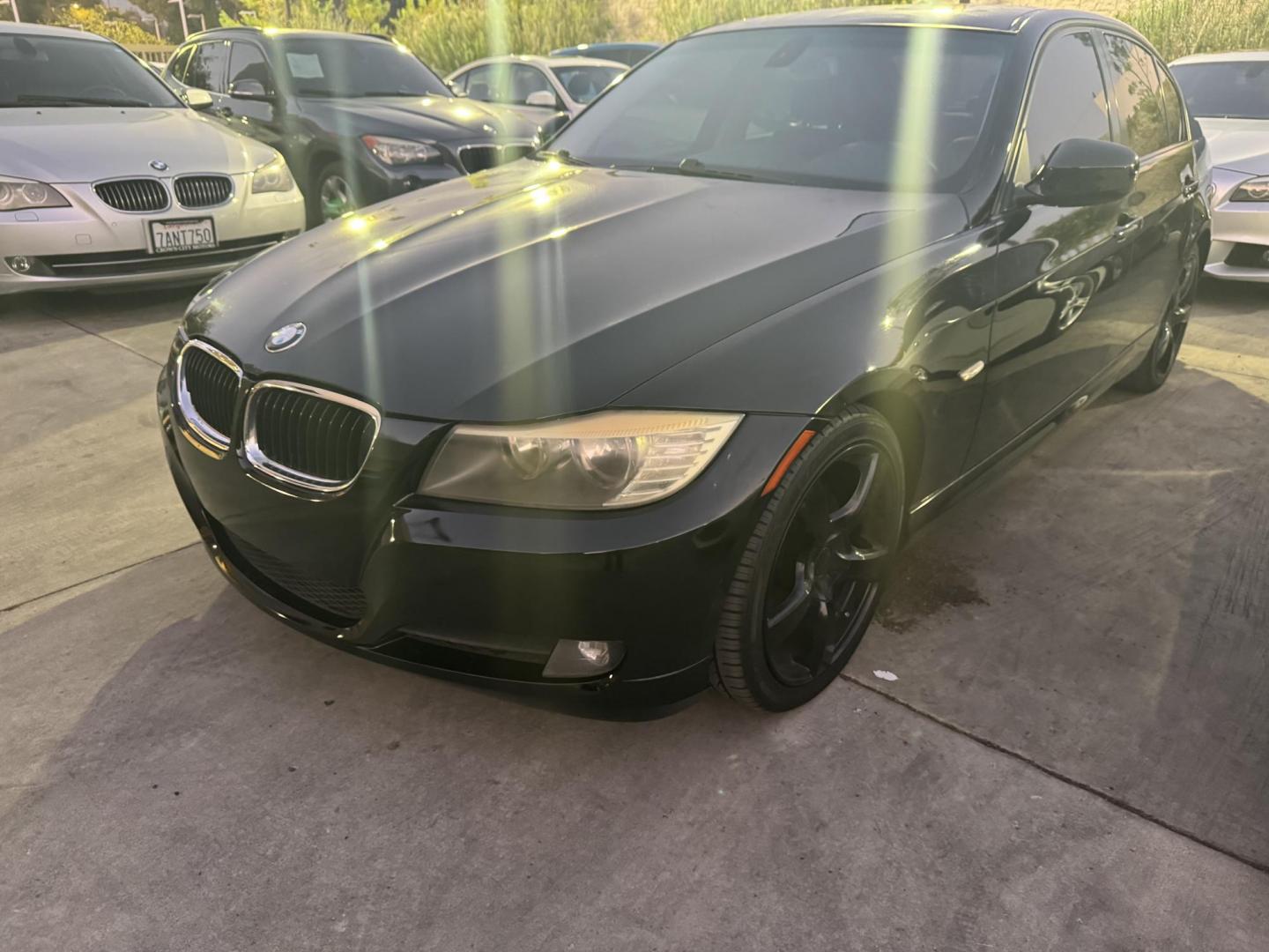 2009 Jet Black /Black BMW 3-Series 328i (WBAPH53579A) with an 3.0L L6 DOHC 24V engine, Automatic transmission, located at 30 S. Berkeley Avenue, Pasadena, CA, 91107, (626) 248-7567, 34.145447, -118.109398 - Moon-Roof! Leather Seats! Premium wheels! This 2009 BMW 3-Series 328i looks and drives well. We can help! We are the bank. All our cars are thoroughly inspected and reconditioned by our technicians. FREE CARFAX report. Stop by or call to speak with our friendly staff. Whether you have bad credit, no - Photo#12