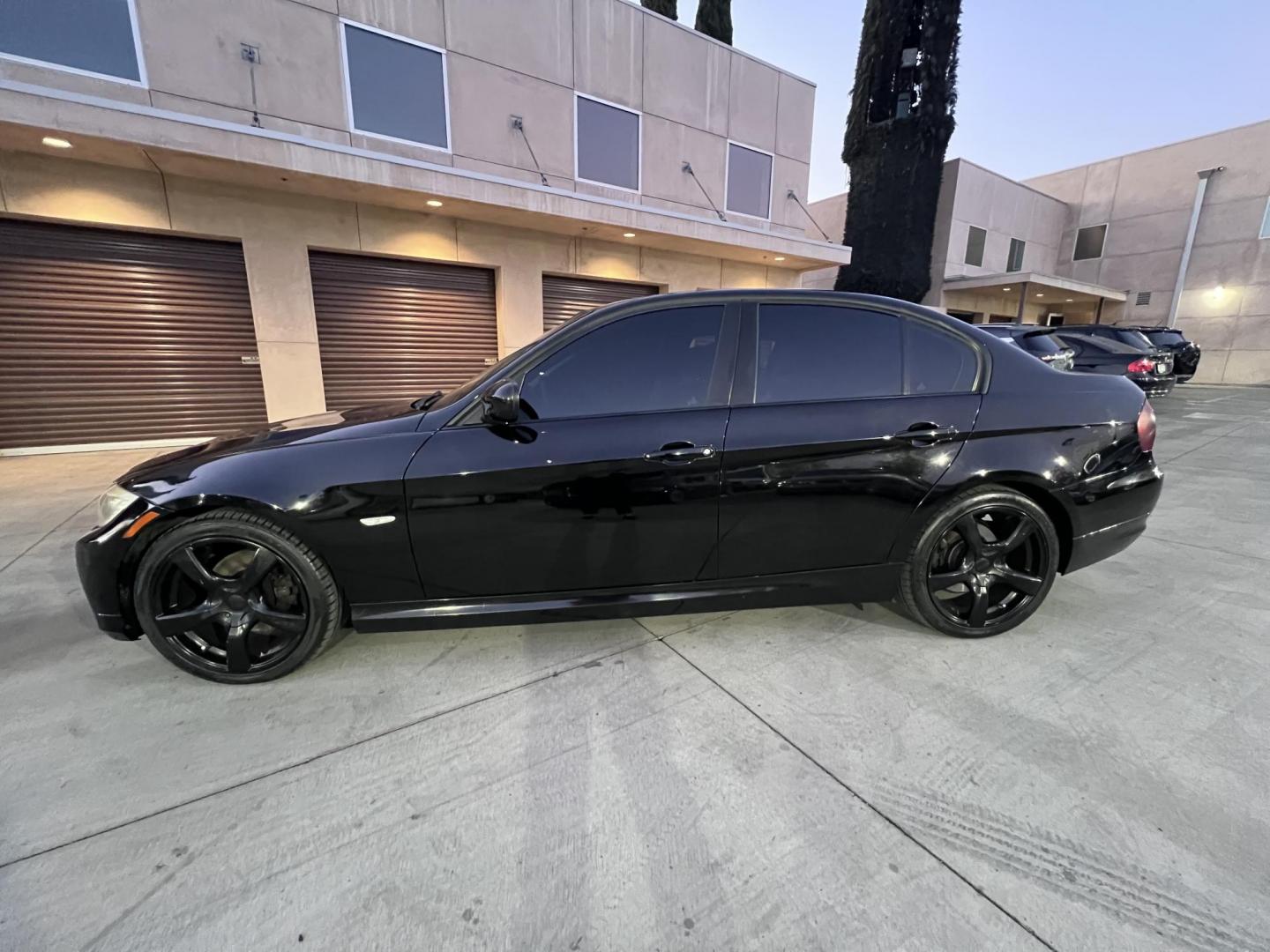 2009 Jet Black /Black BMW 3-Series 328i (WBAPH53579A) with an 3.0L L6 DOHC 24V engine, Automatic transmission, located at 30 S. Berkeley Avenue, Pasadena, CA, 91107, (626) 248-7567, 34.145447, -118.109398 - Moon-Roof! Leather Seats! Premium wheels! This 2009 BMW 3-Series 328i looks and drives well. We can help! We are the bank. All our cars are thoroughly inspected and reconditioned by our technicians. FREE CARFAX report. Stop by or call to speak with our friendly staff. Whether you have bad credit, no - Photo#1