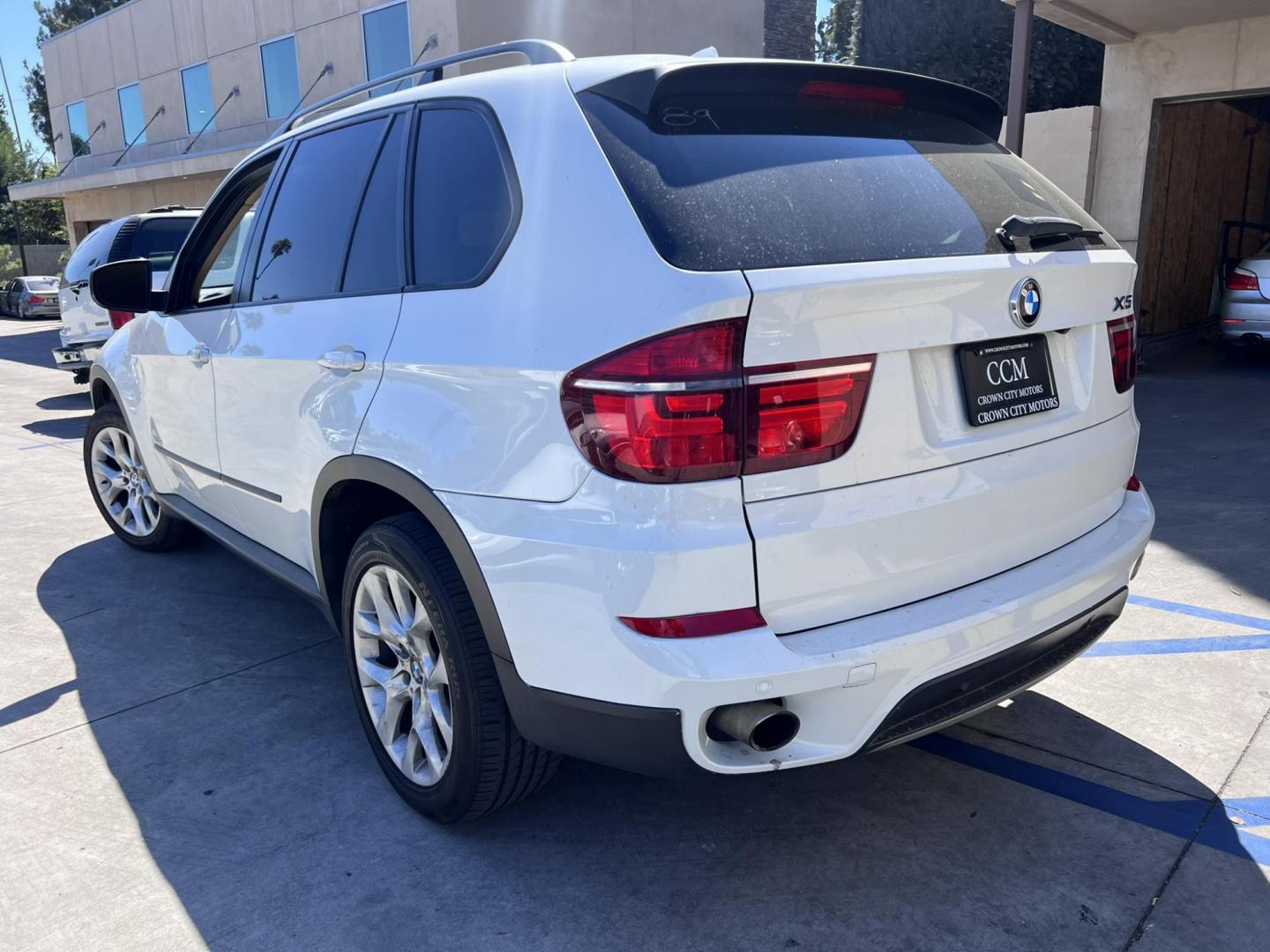 2012 /Tan BMW X5 xDrive35i (5UXZV4C54CL) with an 3.5L L6 DOHC 24V engine, 6-Speed Automatic transmission, located at 30 S. Berkeley Avenue, Pasadena, CA, 91107, (626) 248-7567, 34.145447, -118.109398 - Leather Seats! Navigation! Back-up Camera! This 2012 BMW X5 xDrive35i looks and drives good. . Bad credit? We can help! We are the bank. Bad Credit? We can help! We are the bank. All our cars are thoroughly inspected and reconditioned by our technicians. FREE CARFAX report. Stop by or call to speak - Photo#2