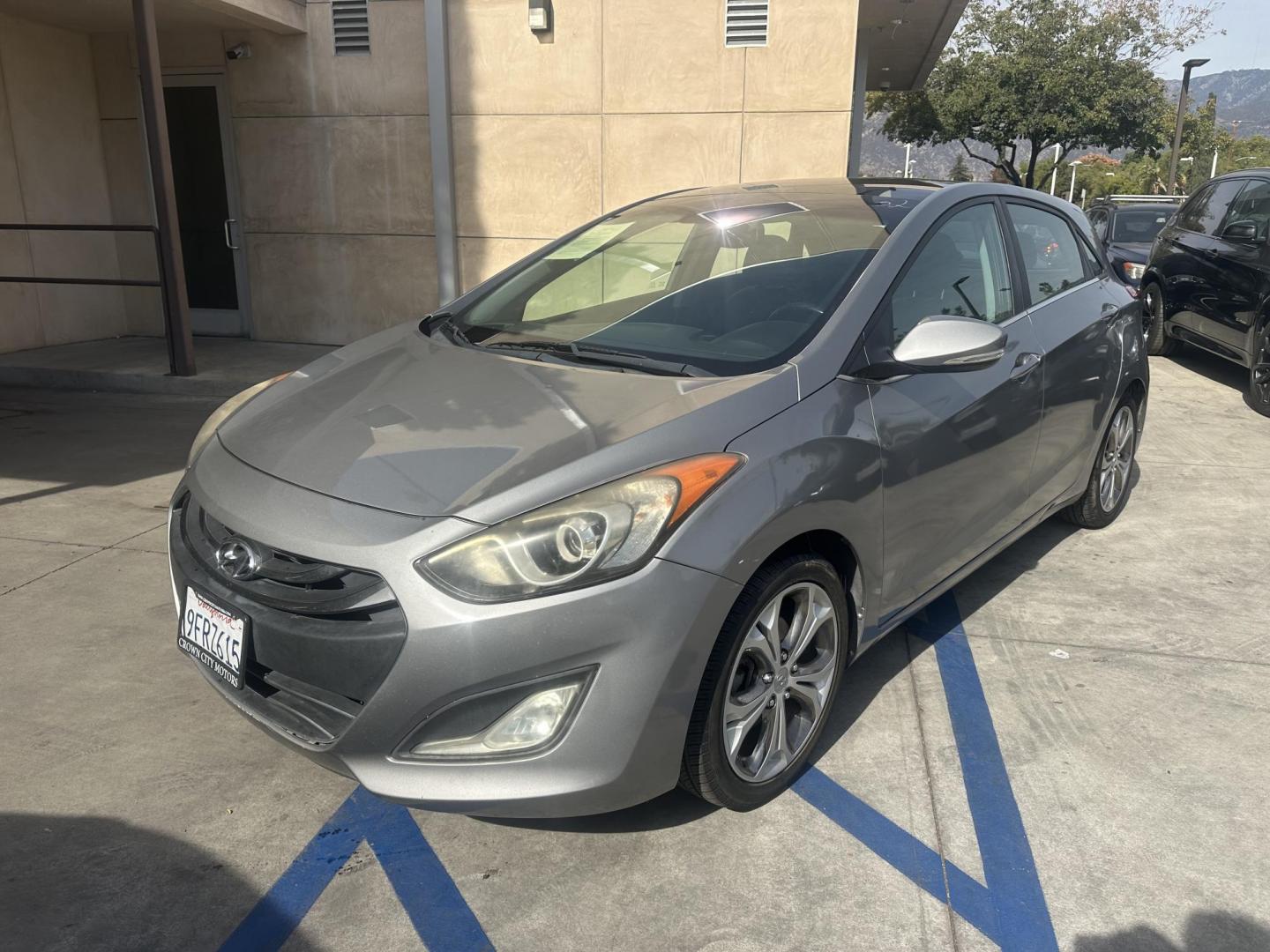 2013 /blue Hyundai Elantra GT A/T (KMHD35LE2DU) with an 1.8L L4 16V DOHC engine, 6-Speed manual transmission, located at 30 S. Berkeley Avenue, Pasadena, CA, 91107, (626) 248-7567, 34.145447, -118.109398 - Leather Seats! New Tires! Low Miles! This HYUNDAI ELANTRA looks and drives good! Bad credit? We can help! We are the bank. All our cars are thoroughly inspected and reconditioned by our technicians. FREE CARFAX report. Stop by or call to speak with our friendly staff. Whether you have bad credit, n - Photo#9