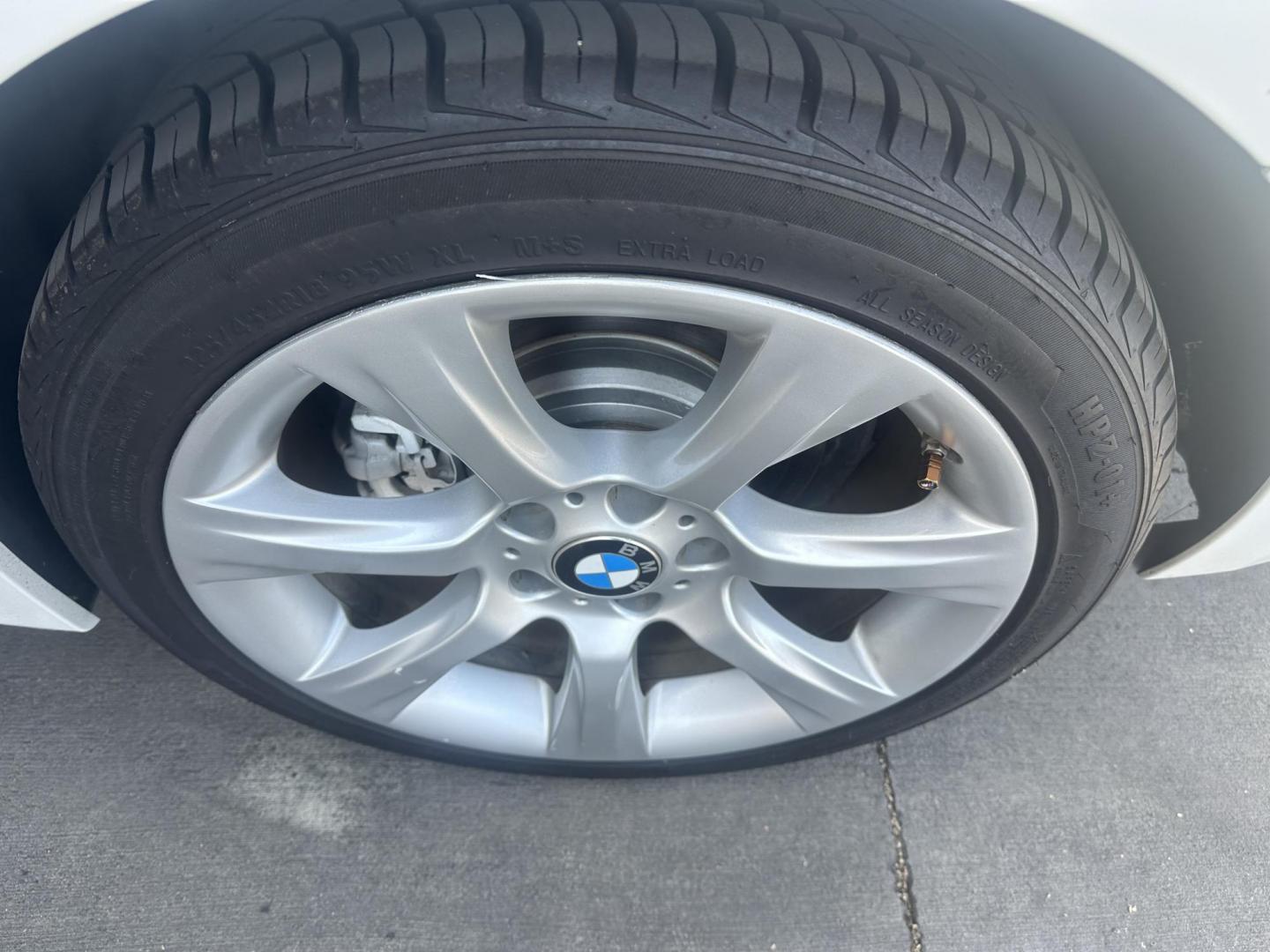 2014 White BMW 3-Series 320i xDrive (WBA3C3C54EK) with an 2.0L L4 DOHC 16V engine, AUTOMATIC transmission, located at 30 S. Berkeley Avenue, Pasadena, CA, 91107, (626) 248-7567, 34.145447, -118.109398 - Crown City Motors is a used “Buy Here Pay Here” car dealer in Pasadena CA. “Buy Here Pay Here” financing, means that when you purchase your vehicle from our dealership, that you make the payments to the dealership as well. We do not need the banks approval to get you approved for a used auto - Photo#19