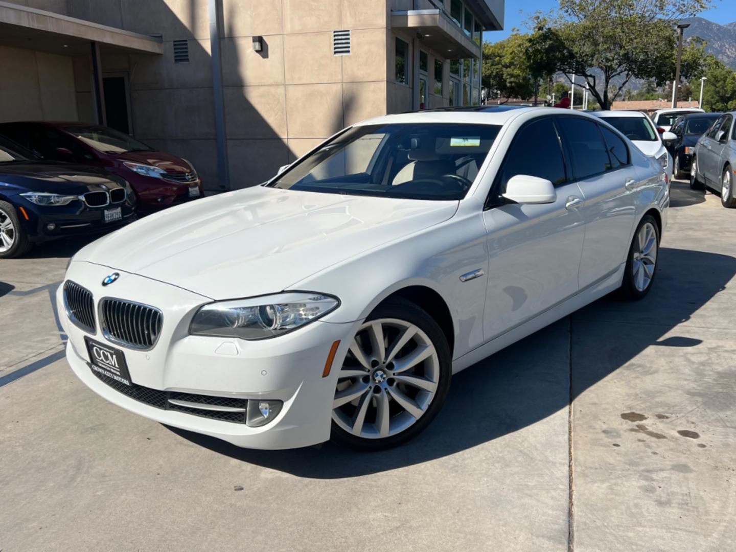 2012 White /Beige BMW 5-Series 535i (WBAFR7C50CC) with an 3.0L L6 DOHC 24V engine, AUTOMATIC transmission, located at 30 S. Berkeley Avenue, Pasadena, CA, 91107, (626) 248-7567, 34.145447, -118.109398 - Crown City Motors is a used “Buy Here Pay Here” car dealer in Pasadena CA. “Buy Here Pay Here” financing, means that when you purchase your vehicle from our dealership, that you make the payments to the dealership as well. We do not need the banks approval to get you approved for a used auto - Photo#0