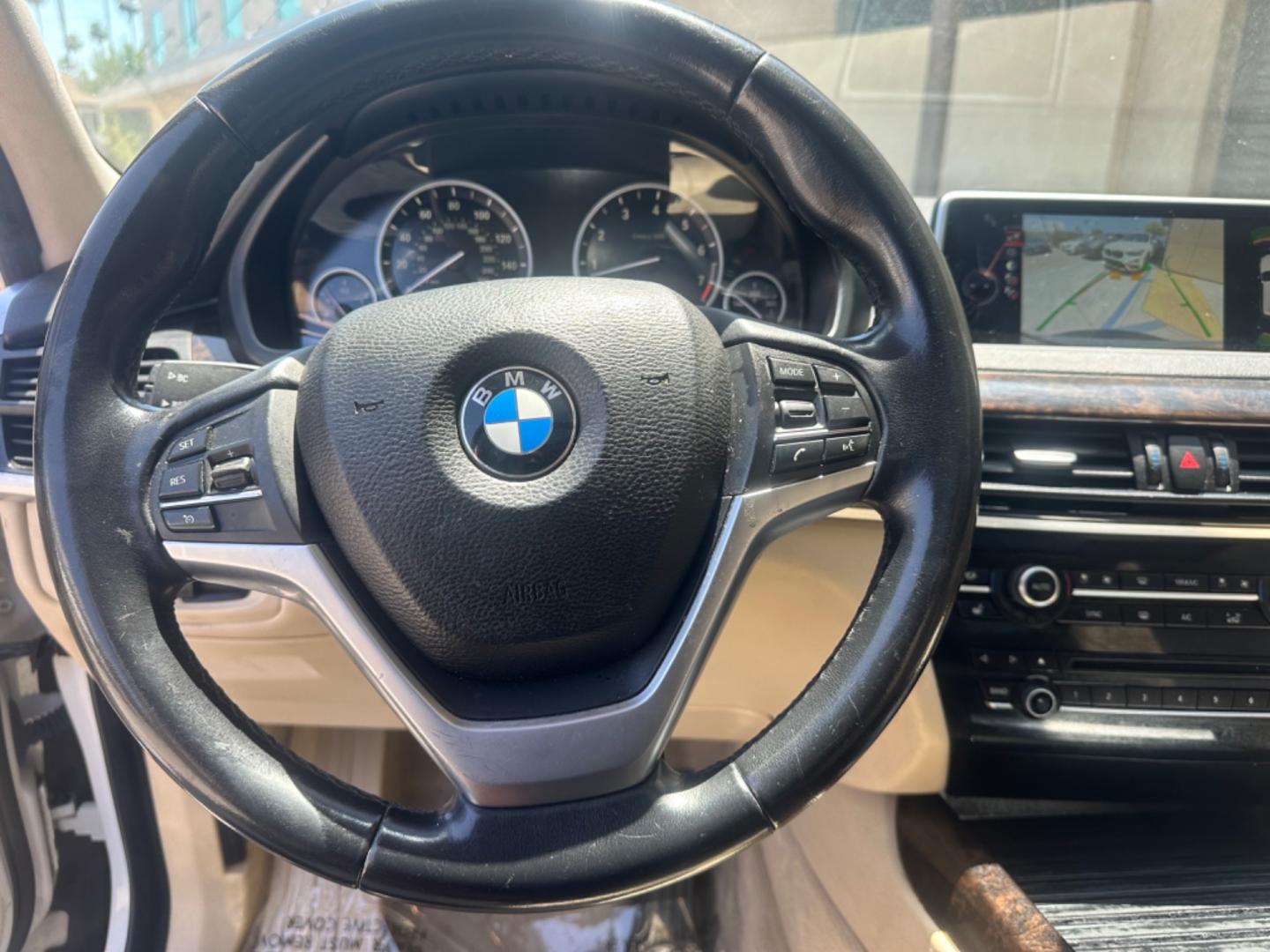 2015 Alpine White /Oyster Nevada Leather BMW X5 Leather (5UXKR0C52F0) with an 3.0 engine, Automatic transmission, located at 30 S. Berkeley Avenue, Pasadena, CA, 91107, (626) 248-7567, 34.145447, -118.109398 - Discover the 2015 BMW X4 xDrive35i: Luxury and Performance at an Affordable Price Are you in the market for a luxury vehicle that combines high performance, advanced technology, and affordability? The 2015 BMW X4 xDrive35i is the perfect choice for you. This outstanding model offers the ideal blend - Photo#27