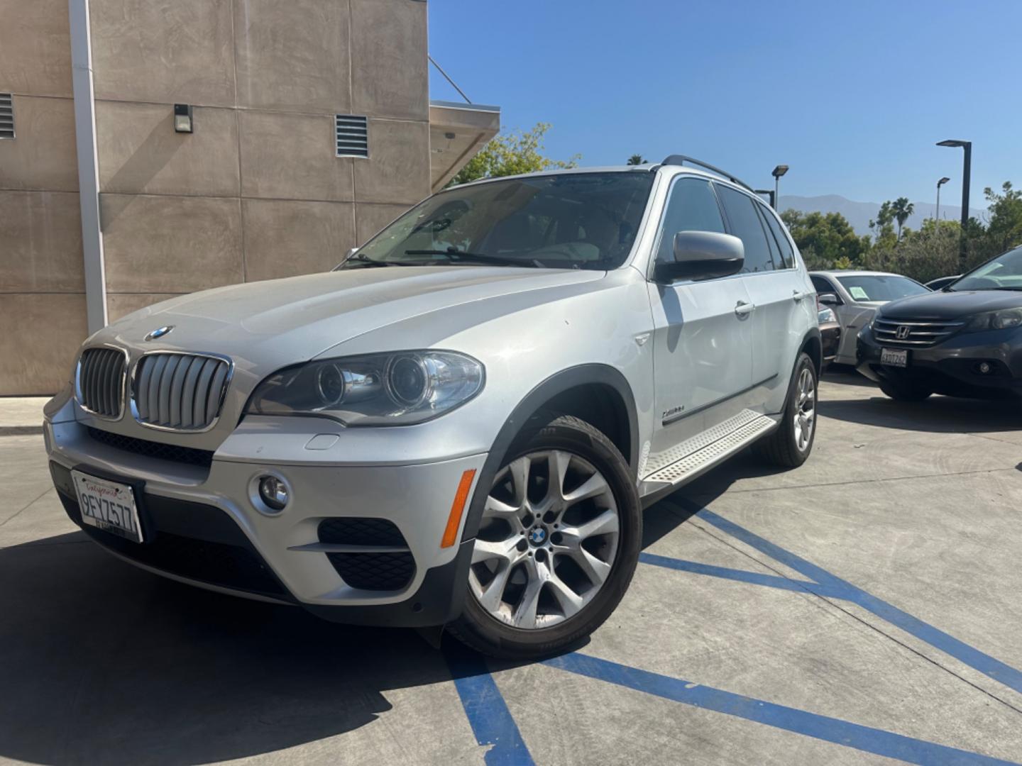 2013 Platinum Bronze Metallic /Black BMW X5 Leather (5UXZV4C59D0) with an 3.0 engine, Automatic transmission, located at 30 S. Berkeley Avenue, Pasadena, CA, 91107, (626) 248-7567, 34.145447, -118.109398 - Photo#0