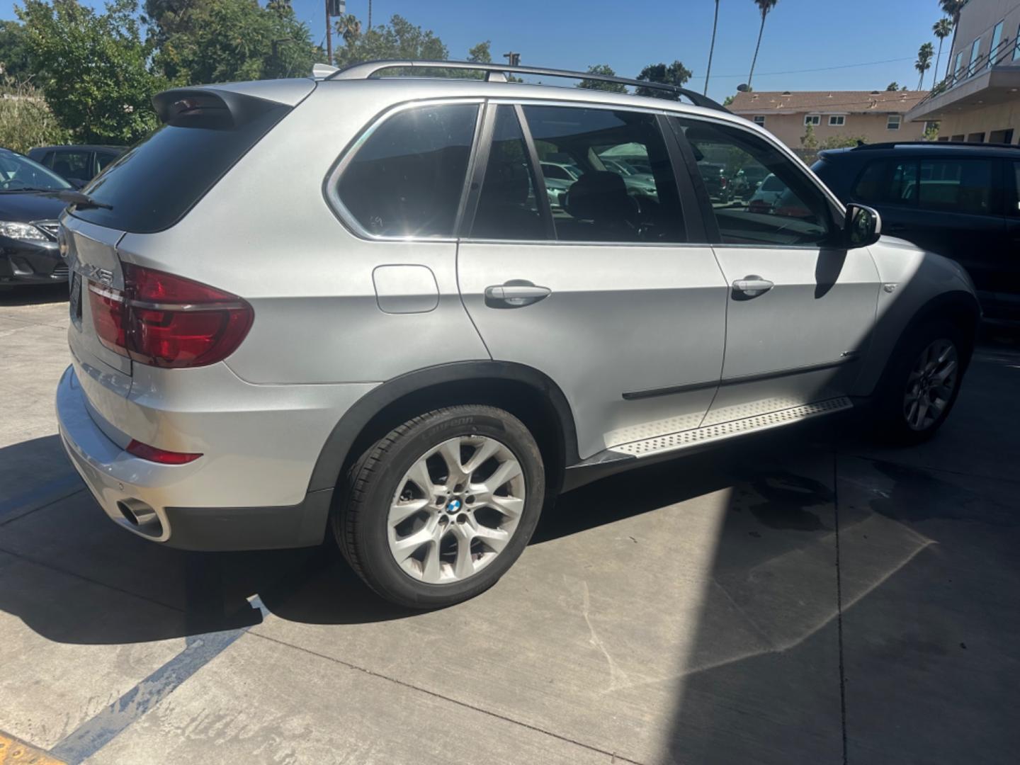 2013 Platinum Bronze Metallic /Black BMW X5 Leather (5UXZV4C59D0) with an 3.0 engine, Automatic transmission, located at 30 S. Berkeley Avenue, Pasadena, CA, 91107, (626) 248-7567, 34.145447, -118.109398 - Photo#4