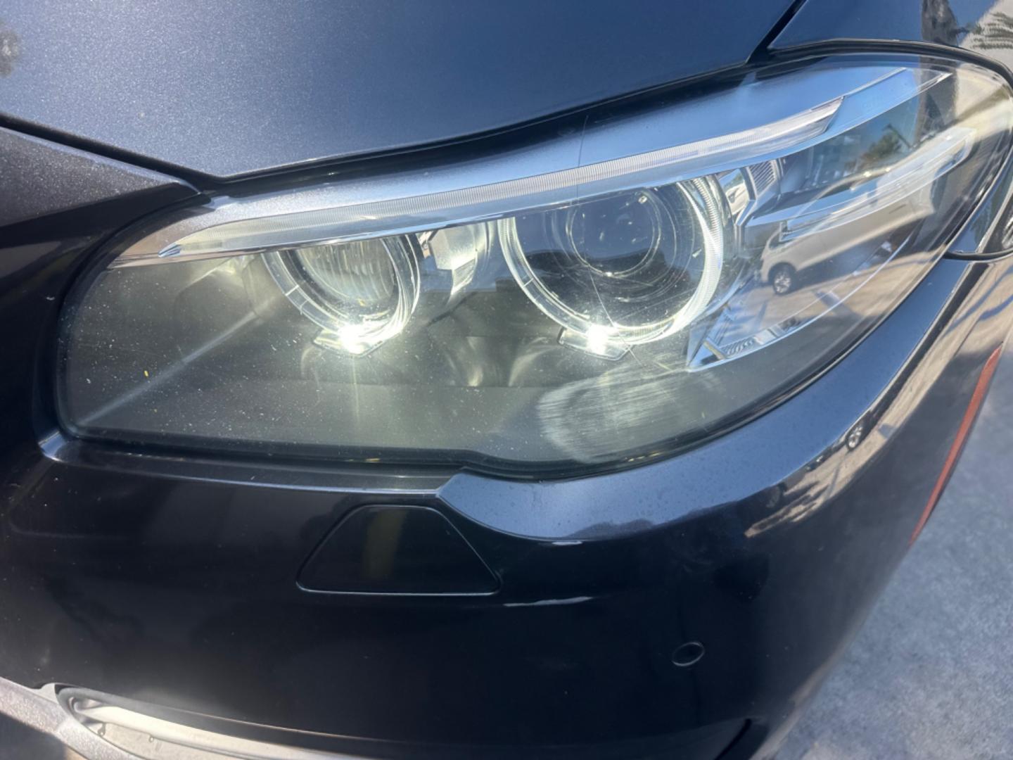 2015 Space Gray Metallic /Black BMW 5-Series Leather (WBA5A5C50FD) with an 2.0 engine, Automatic transmission, located at 30 S. Berkeley Avenue, Pasadena, CA, 91107, (626) 248-7567, 34.145447, -118.109398 - Photo#6