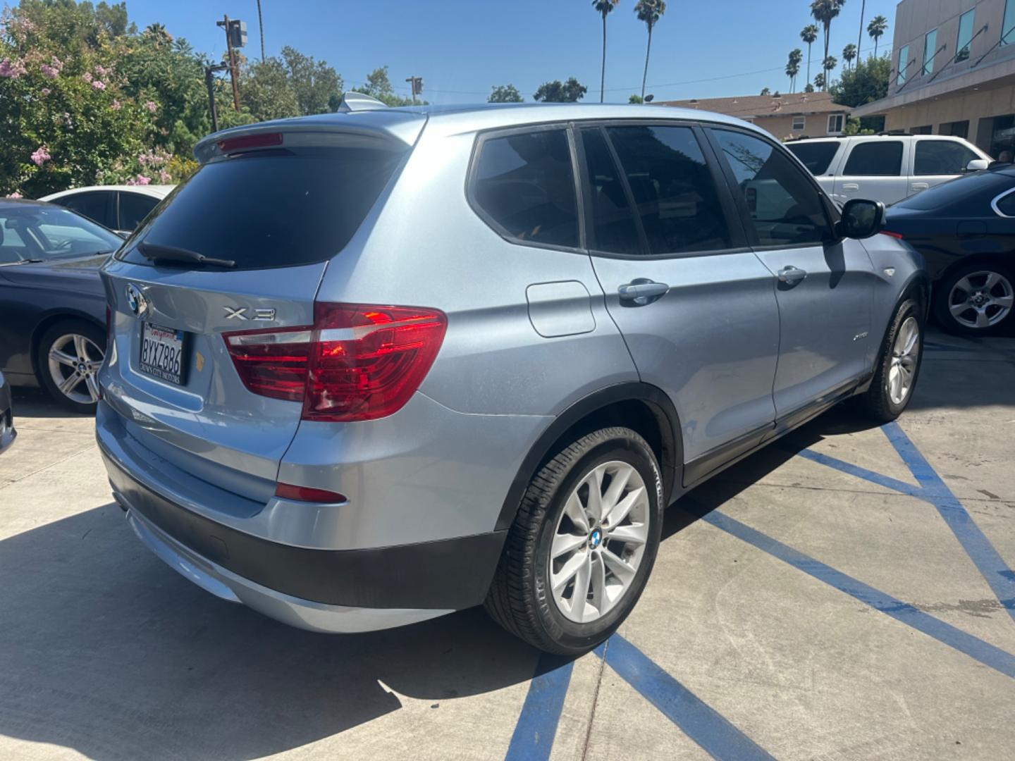 2014 X3 xDrive28i (5UXWX9C55E0) with an 2.0L L4 DOHC 16V engine, 8-Speed Automatic transmission, located at 30 S. Berkeley Avenue, Pasadena, CA, 91107, (626) 248-7567, 34.145447, -118.109398 - Photo#5