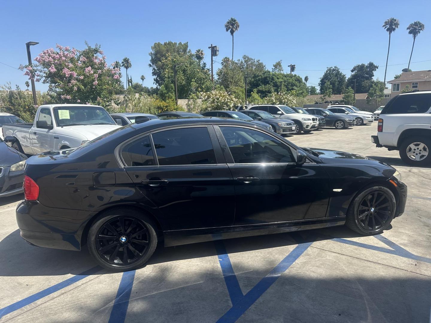 2011 Black Sapphire Metallic /BLACK BMW 3-Series leather (WBAPH5G57BN) with an Inline 6 engine, Automatic transmission, located at 30 S. Berkeley Avenue, Pasadena, CA, 91107, (626) 248-7567, 34.145447, -118.109398 - Moon-roof! Premium Package! SULEV! Loaded! This 2011 BMW 3-Series 328i SA SULEV looks and drives well. - Photo#4