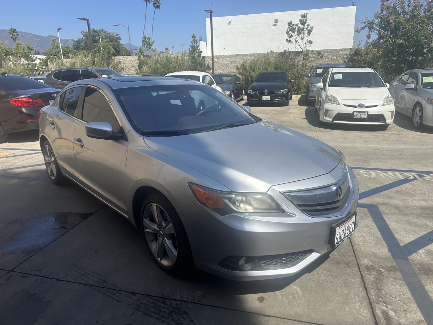 2013 /Black Acura ILX 5-Spd AT w/ Premium Package (19VDE1F59DE) with an 2.0L L4 16V DOHC engine, 5-Speed Automatic transmission, located at 30 S. Berkeley Avenue, Pasadena, CA, 91107, (626) 248-7567, 34.145447, -118.109398 - 2013 Acura ILX – Low Miles, Affordable Luxury, and Easy Financing Options Overview: Step into luxury and reliability with this 2013 Acura ILX, a compact sedan that perfectly blends performance, comfort, and technology. This particular model stands out with its low mileage of just 81,761 miles, m - Photo#6