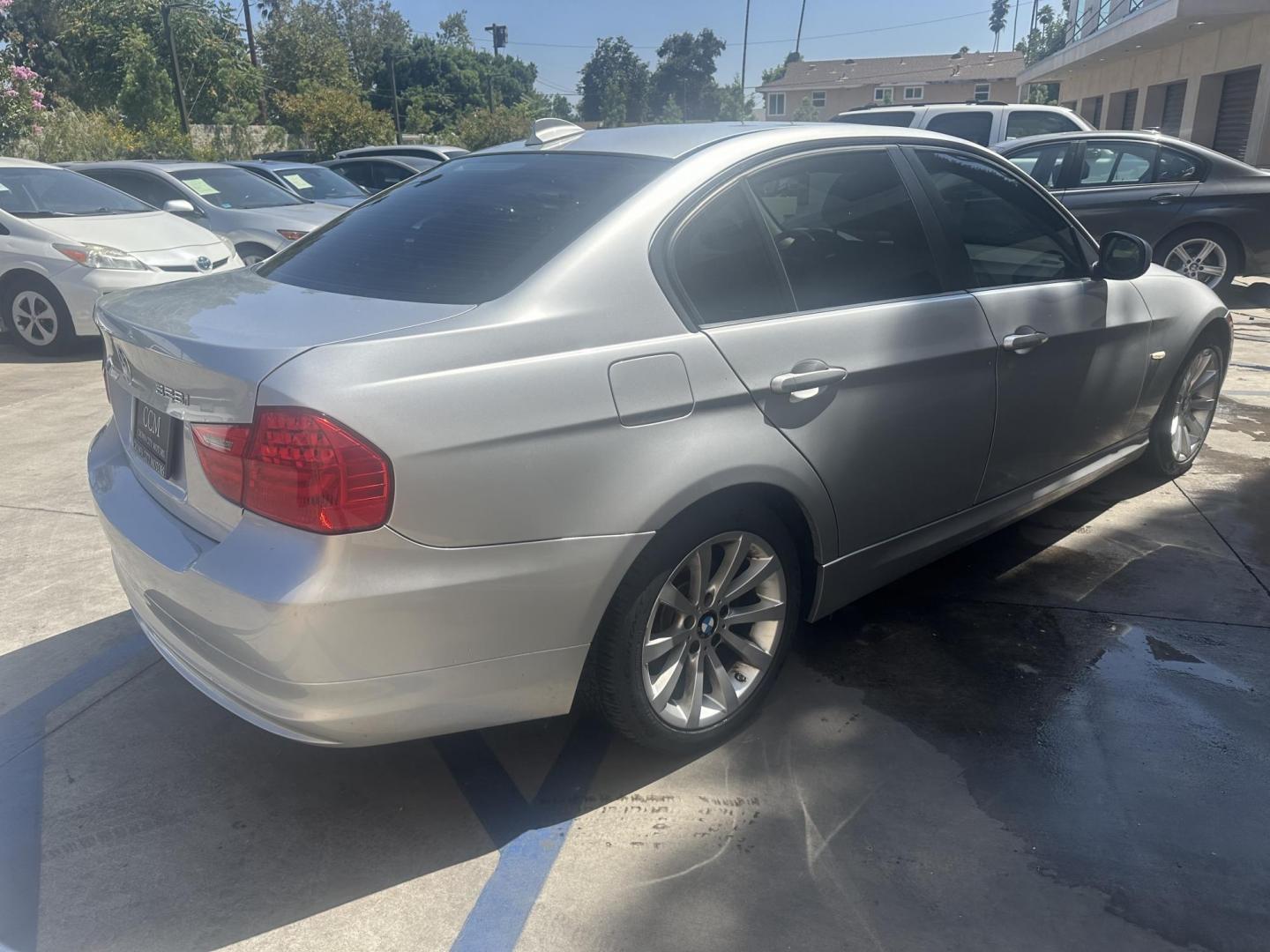 2011 /Black BMW 3-Series 328i SA (WBAPH7G58BN) with an 3.0L L6 DOHC 24V engine, Automatic transmission, located at 30 S. Berkeley Avenue, Pasadena, CA, 91107, (626) 248-7567, 34.145447, -118.109398 - 2011 BMW 328i South African Edition – Iconic Performance, Classic Design, and Flexible Financing Options Overview: Experience the perfect blend of power, luxury, and driving pleasure with this 2011 BMW 328i South African Edition. Known for its sporty handling, timeless design, and superior engin - Photo#4