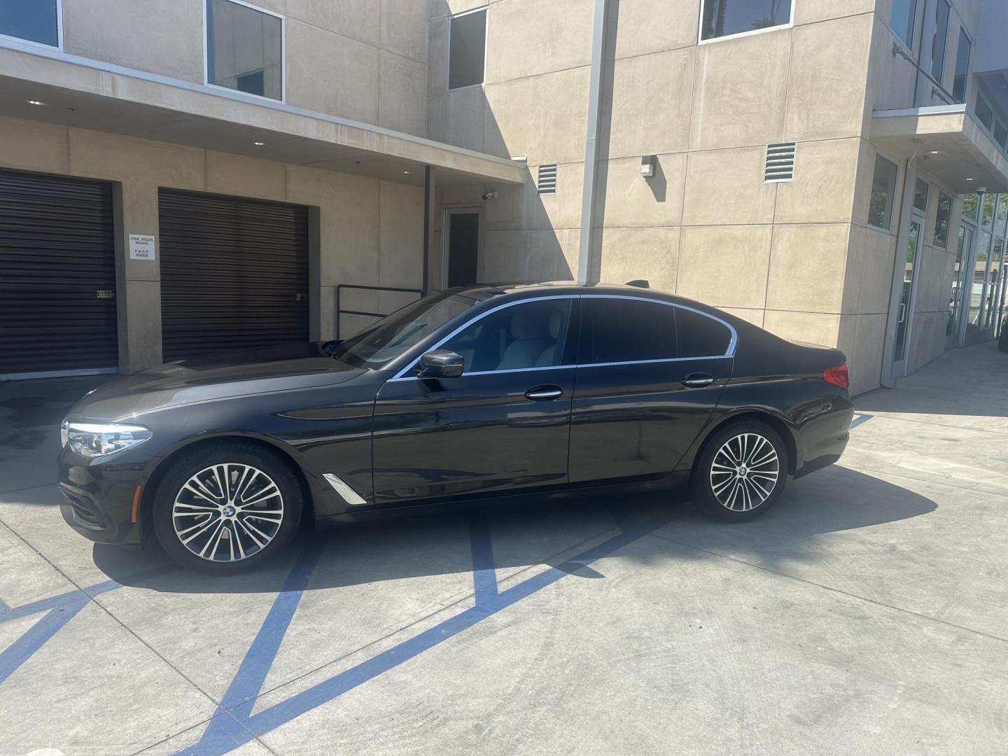 2017 /Black BMW 5-Series 530i (WBAJA5C36HW) with an 2.0L L4 DOHC 16V TURBO engine, 8A transmission, located at 30 S. Berkeley Avenue, Pasadena, CA, 91107, (626) 248-7567, 34.145447, -118.109398 - 2017 BMW 530i – Unparalleled Luxury, Advanced Technology, and Flexible Financing Options Overview: Introducing the 2017 BMW 530i, a luxury sedan that combines cutting-edge technology, exceptional performance, and sophisticated design. As part of the renowned 5 Series lineup, the 530i offers a dr - Photo#2