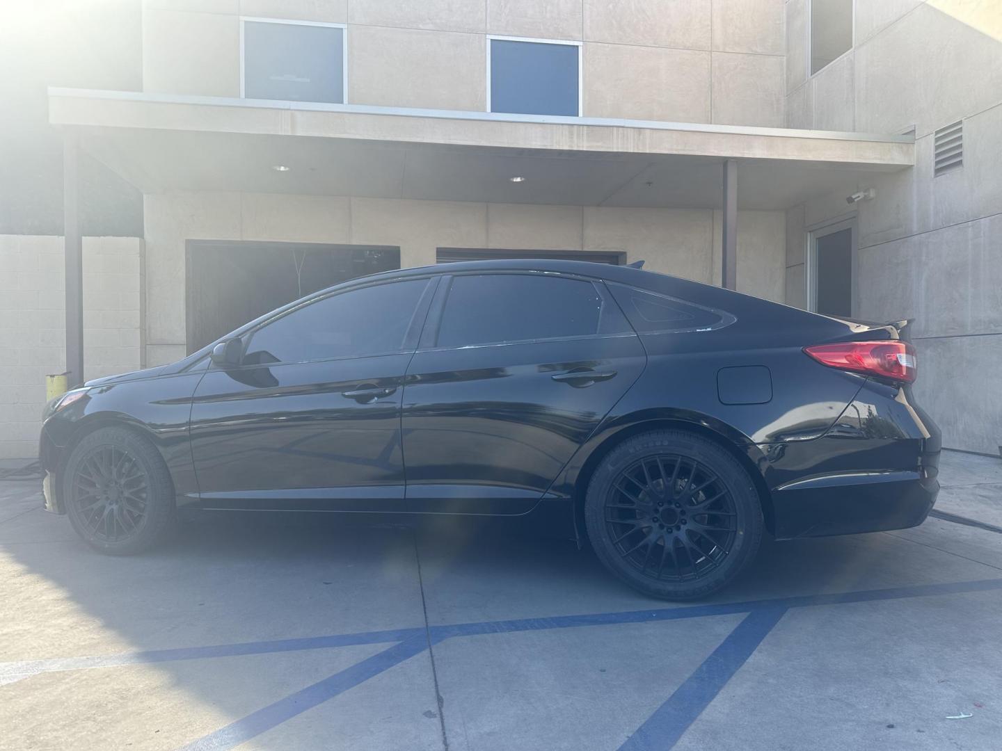 2016 Black /Black Hyundai Sonata SE (5NPE24AF8GH) with an 2.4L L4 DOHC 16V engine, 7A transmission, located at 30 S. Berkeley Avenue, Pasadena, CA, 91107, (626) 248-7567, 34.145447, -118.109398 - Photo#1