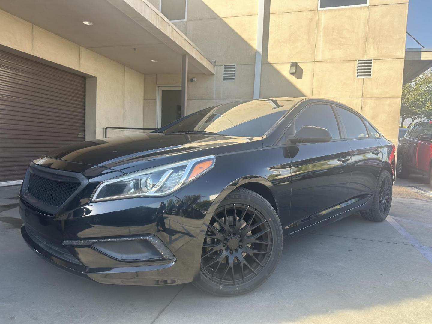 2016 Black /Black Hyundai Sonata SE (5NPE24AF8GH) with an 2.4L L4 DOHC 16V engine, 7A transmission, located at 30 S. Berkeley Avenue, Pasadena, CA, 91107, (626) 248-7567, 34.145447, -118.109398 - Photo#0