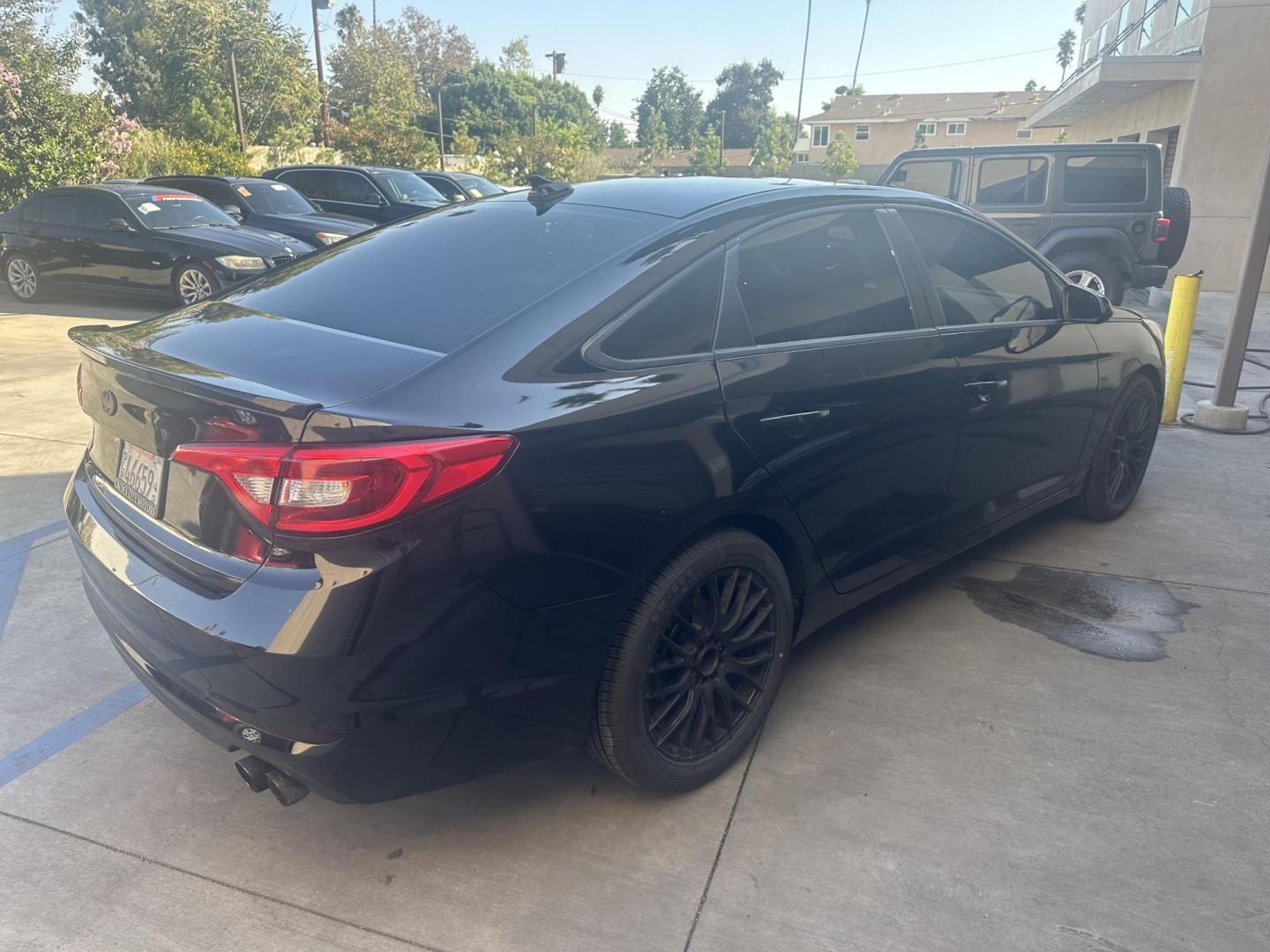 2016 Black /Black Hyundai Sonata SE (5NPE24AF8GH) with an 2.4L L4 DOHC 16V engine, 7A transmission, located at 30 S. Berkeley Avenue, Pasadena, CA, 91107, (626) 248-7567, 34.145447, -118.109398 - Photo#6