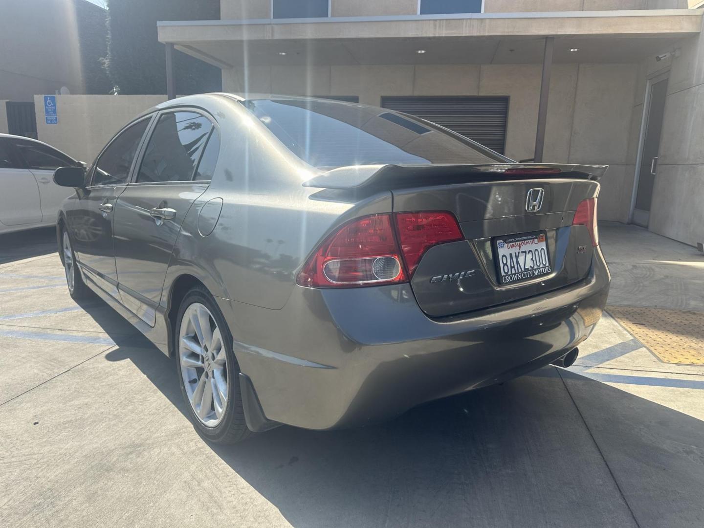 2007 Silver Metallic /Gray Honda Civic Si Sedan (2HGFA55547H) with an 2.0L L4 DOHC 16V engine, 6-Speed Manual Overdrive transmission, located at 30 S. Berkeley Avenue, Pasadena, CA, 91107, (626) 248-7567, 34.145447, -118.109398 - New Paint! New Tires! This 2007 Honda Civic Si Sedan looks and drives well. Drive Home a Stylish 2007 Honda Civic Si 4-Door Sedan with New Paint and Tires – Available at Our Buy Here Pay Here Dealer with Bad Credit Auto Loan Financing! Looking for a sleek and sporty sedan that’s perfect for - Photo#2