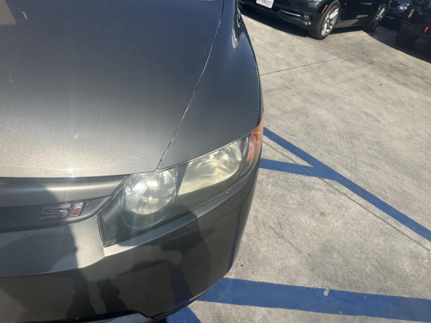 2007 Silver Metallic /Gray Honda Civic Si Sedan (2HGFA55547H) with an 2.0L L4 DOHC 16V engine, 6-Speed Manual Overdrive transmission, located at 30 S. Berkeley Avenue, Pasadena, CA, 91107, (626) 248-7567, 34.145447, -118.109398 - New Paint! New Tires! This 2007 Honda Civic Si Sedan looks and drives well. Drive Home a Stylish 2007 Honda Civic Si 4-Door Sedan with New Paint and Tires – Available at Our Buy Here Pay Here Dealer with Bad Credit Auto Loan Financing! Looking for a sleek and sporty sedan that’s perfect for - Photo#9