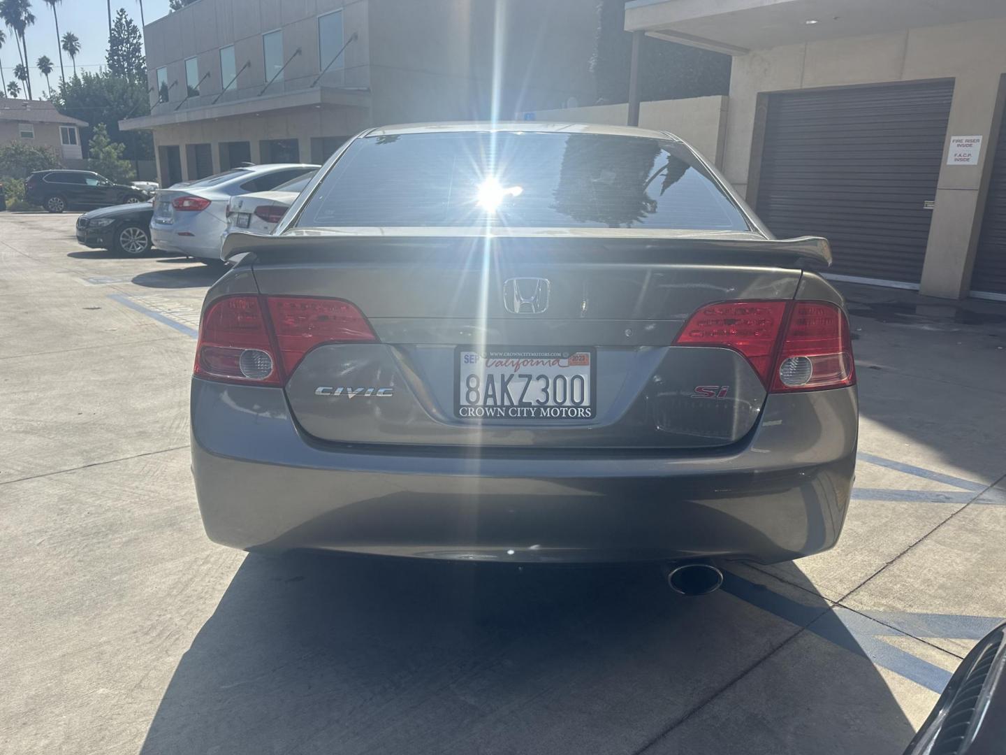 2007 Silver Metallic /Gray Honda Civic Si Sedan (2HGFA55547H) with an 2.0L L4 DOHC 16V engine, 6-Speed Manual Overdrive transmission, located at 30 S. Berkeley Avenue, Pasadena, CA, 91107, (626) 248-7567, 34.145447, -118.109398 - New Paint! New Tires! This 2007 Honda Civic Si Sedan looks and drives well. Drive Home a Stylish 2007 Honda Civic Si 4-Door Sedan with New Paint and Tires – Available at Our Buy Here Pay Here Dealer with Bad Credit Auto Loan Financing! Looking for a sleek and sporty sedan that’s perfect for - Photo#4