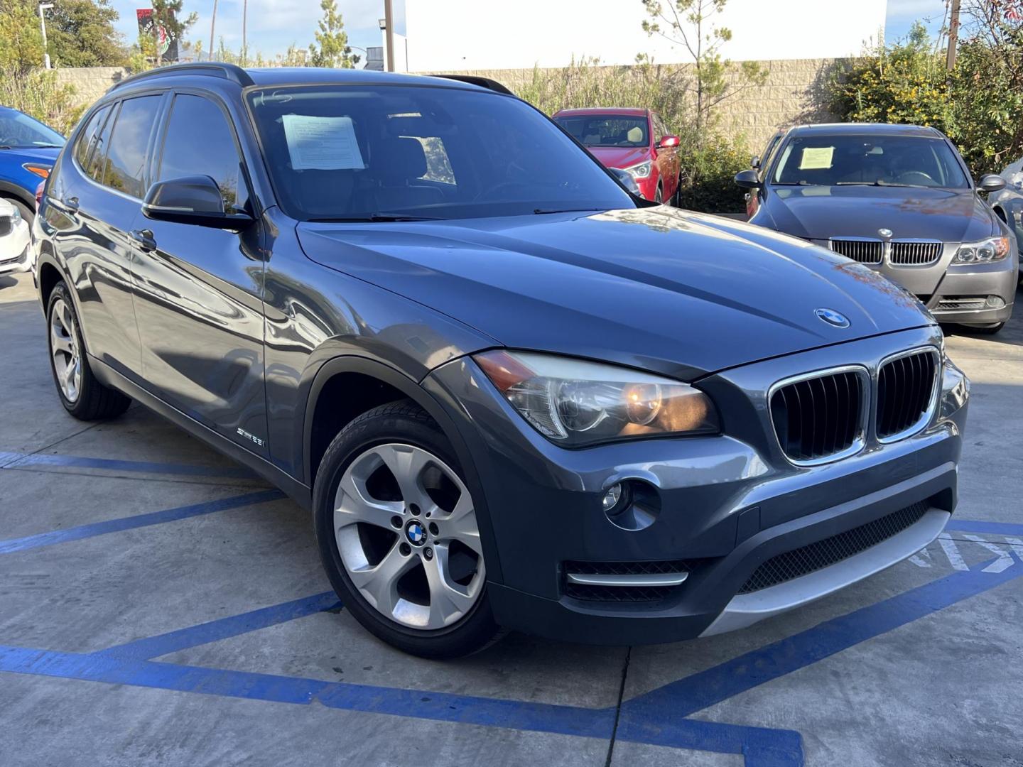 2013 Mineral Gray Metallic /Black BMW X1 sDrive28i (WBAVM1C59DV) with an 2.0L L4 DOHC 16V engine, 8-Speed Automatic transmission, located at 30 S. Berkeley Avenue, Pasadena, CA, 91107, (626) 248-7567, 34.145447, -118.109398 - Photo#3