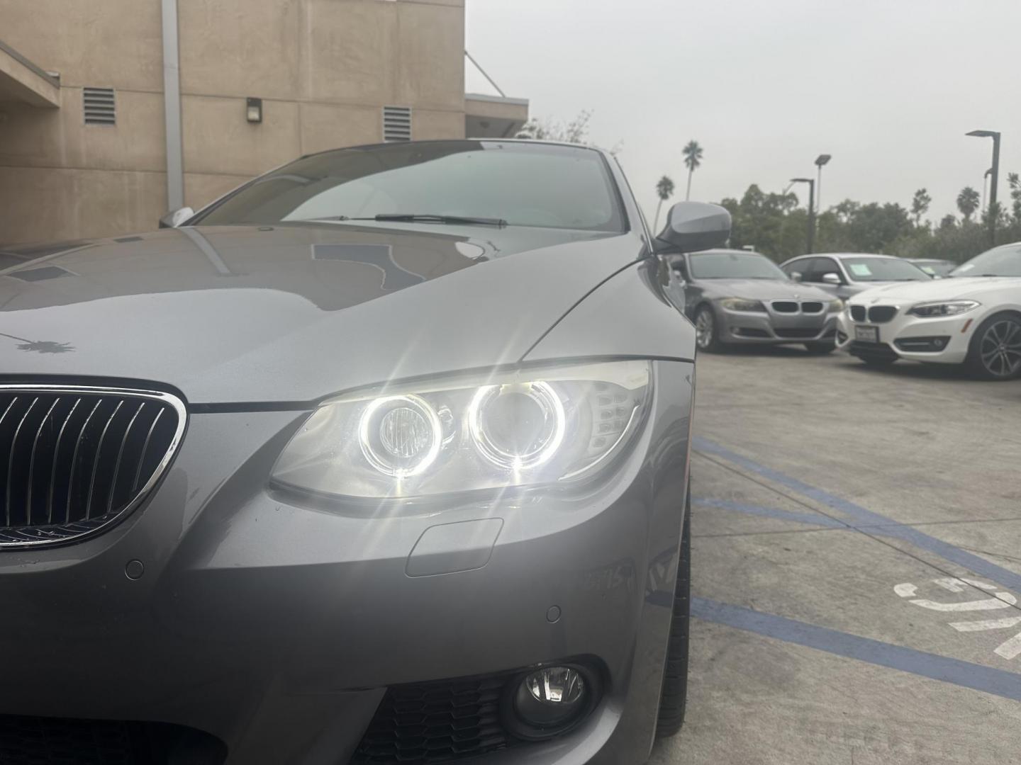 2013 Space Gray Metallic /Black BMW 3-Series 335i Convertible (WBADX7C56DJ) with an 3.0L L6 DOHC 24V engine, Automatic transmission, located at 30 S. Berkeley Avenue, Pasadena, CA, 91107, (626) 248-7567, 34.145447, -118.109398 - Convertible!! Navigation!! - Photo#10