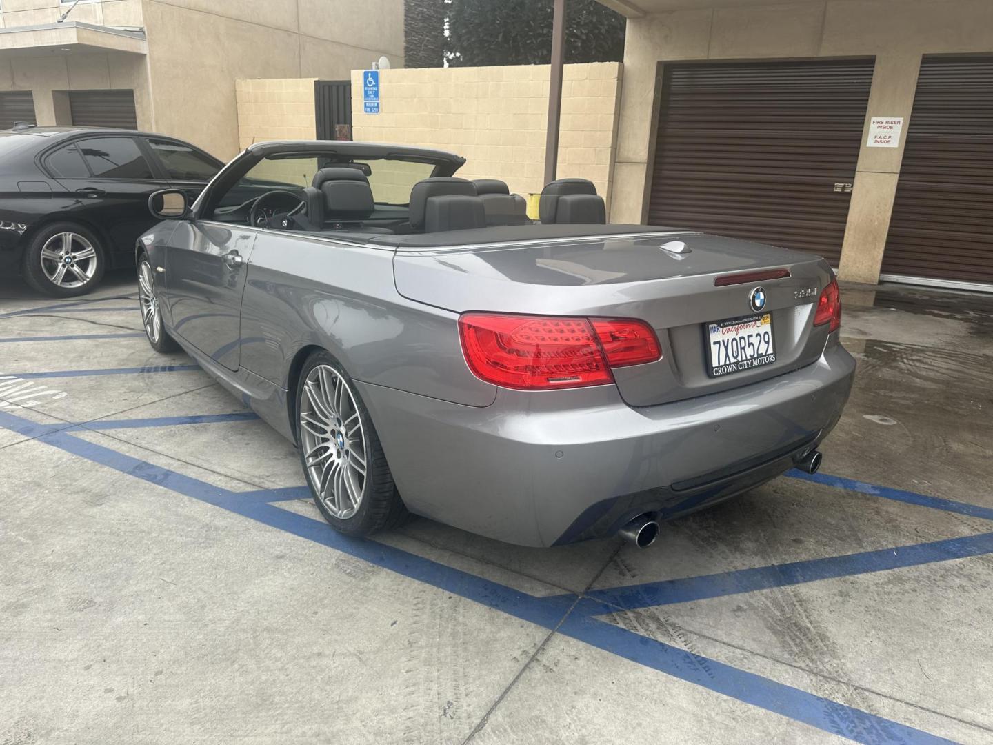 2013 Space Gray Metallic /Black BMW 3-Series 335i Convertible (WBADX7C56DJ) with an 3.0L L6 DOHC 24V engine, Automatic transmission, located at 30 S. Berkeley Avenue, Pasadena, CA, 91107, (626) 248-7567, 34.145447, -118.109398 - Convertible!! Navigation!! - Photo#13