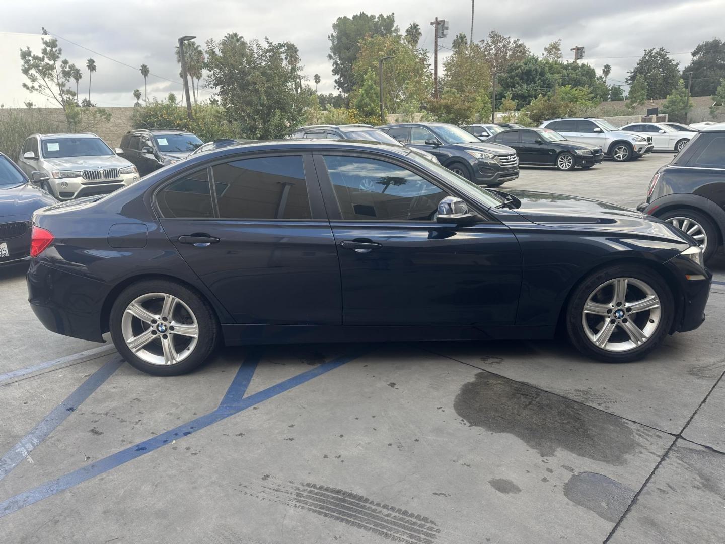 2014 Black /Black BMW 3-Series 328i Sedan (WBA3C1C55EK) with an 2.0L L4 DOHC 16V engine, Automatic transmission, located at 30 S. Berkeley Avenue, Pasadena, CA, 91107, (626) 248-7567, 34.145447, -118.109398 - 2014 BMW 328: Sporty Performance, Luxury, and Easy Bad Credit Financing at Buy Here Pay Here Dealerships If you're searching for a luxury sedan that delivers dynamic performance, cutting-edge technology, and timeless design, the 2014 BMW 328 should be at the top of your list. As part of the iconi - Photo#5