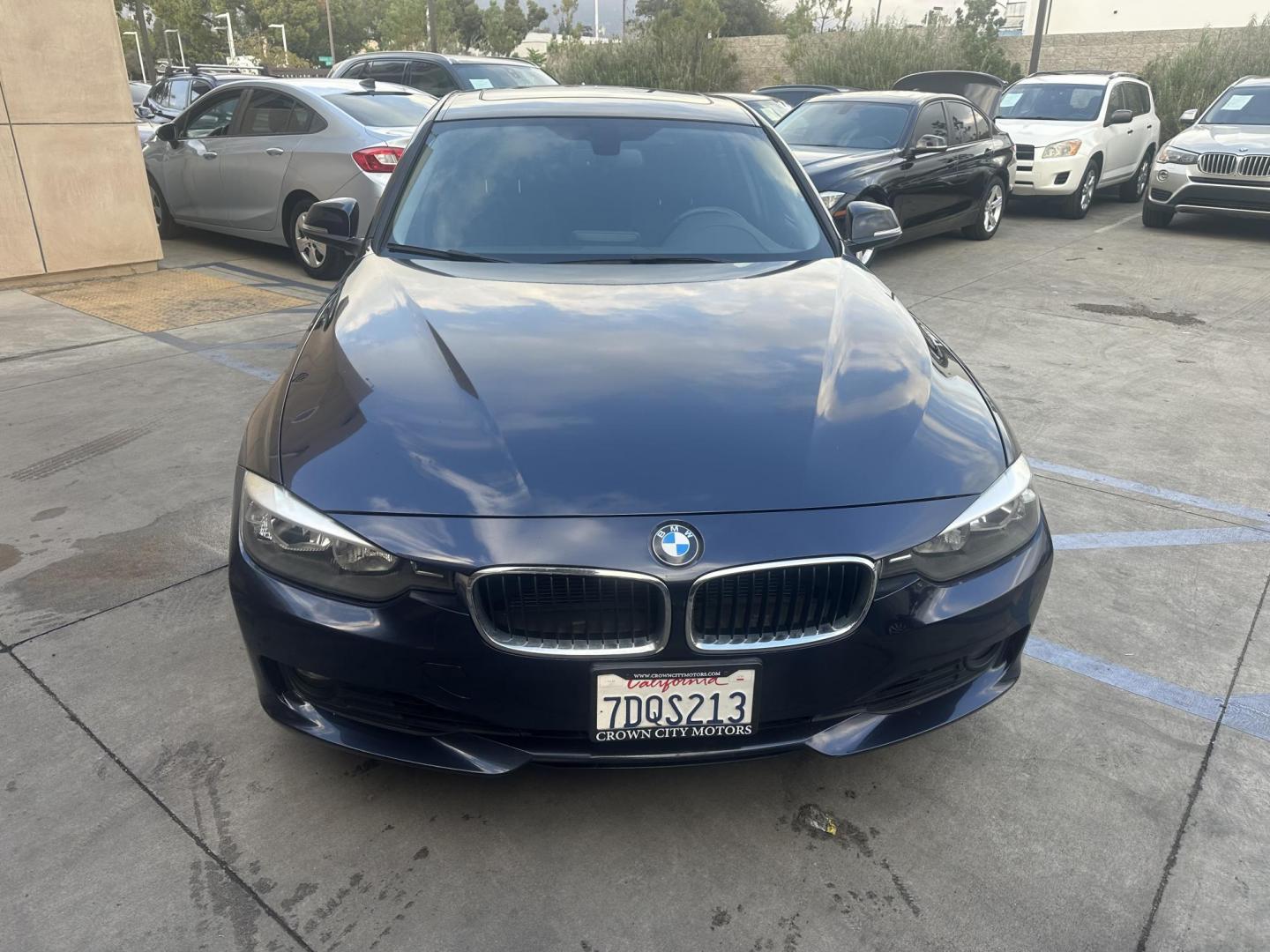 2014 Black /Black BMW 3-Series 328i Sedan (WBA3C1C55EK) with an 2.0L L4 DOHC 16V engine, Automatic transmission, located at 30 S. Berkeley Avenue, Pasadena, CA, 91107, (626) 248-7567, 34.145447, -118.109398 - 2014 BMW 328: Sporty Performance, Luxury, and Easy Bad Credit Financing at Buy Here Pay Here Dealerships If you're searching for a luxury sedan that delivers dynamic performance, cutting-edge technology, and timeless design, the 2014 BMW 328 should be at the top of your list. As part of the iconi - Photo#8