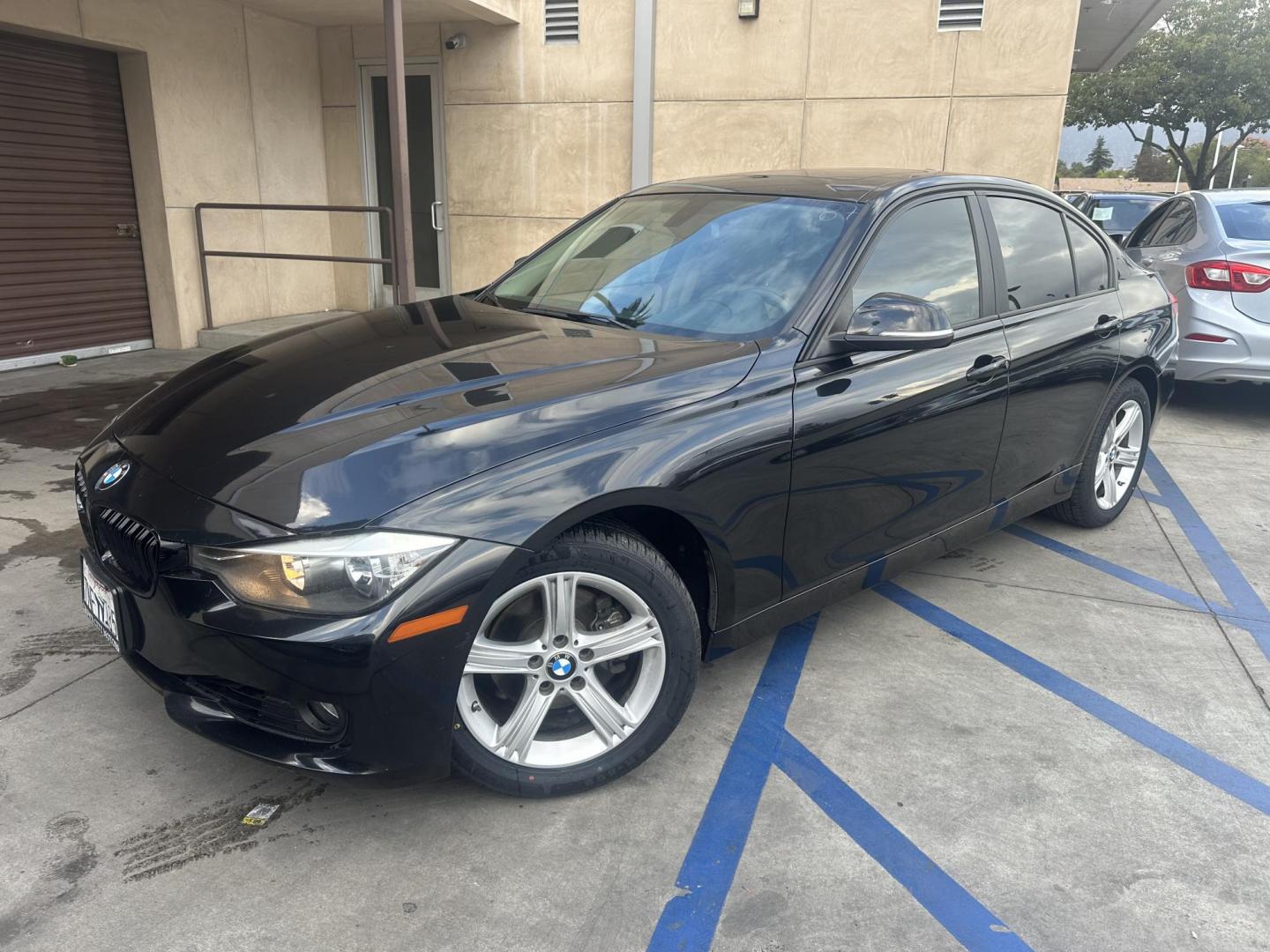 2015 Black /Black BMW 3-Series 328i SULEV (WBA3C1C5XFK) with an 2.0L L4 DOHC 16V engine, 8-Speed Automatic transmission, located at 30 S. Berkeley Avenue, Pasadena, CA, 91107, (626) 248-7567, 34.145447, -118.109398 - 2015 BMW 328i: Luxury, Performance, and Easy Financing with Buy Here Pay Here Looking for a luxury sedan but worried about bad credit? The 2015 BMW 328i is the perfect car for those who want a balance of performance, style, and reliability. At our dealership, we specialize in helping buyers with - Photo#5