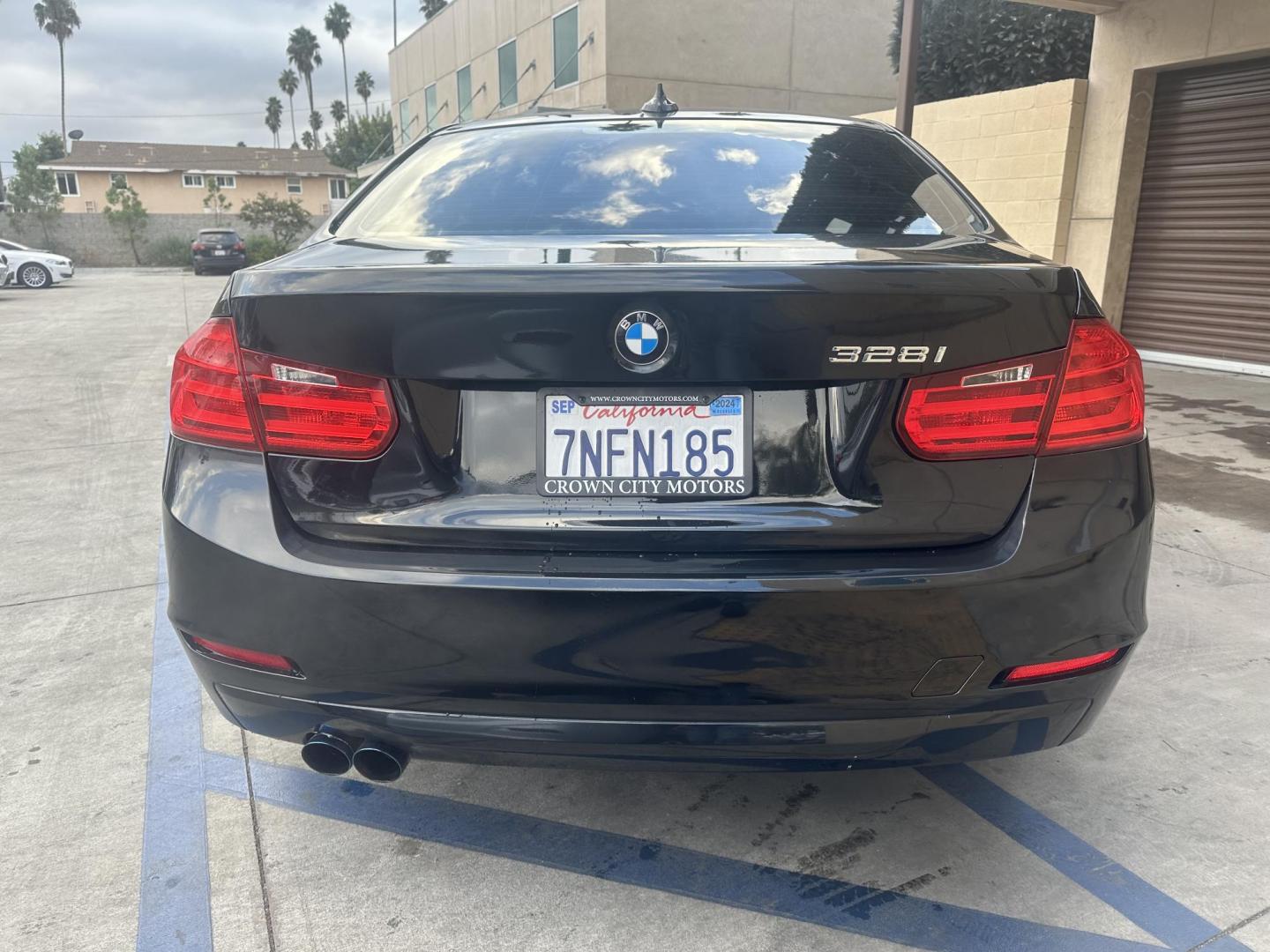 2015 Black /Black BMW 3-Series 328i SULEV (WBA3C1C5XFK) with an 2.0L L4 DOHC 16V engine, 8-Speed Automatic transmission, located at 30 S. Berkeley Avenue, Pasadena, CA, 91107, (626) 248-7567, 34.145447, -118.109398 - 2015 BMW 328i: Luxury, Performance, and Easy Financing with Buy Here Pay Here Looking for a luxury sedan but worried about bad credit? The 2015 BMW 328i is the perfect car for those who want a balance of performance, style, and reliability. At our dealership, we specialize in helping buyers with - Photo#6