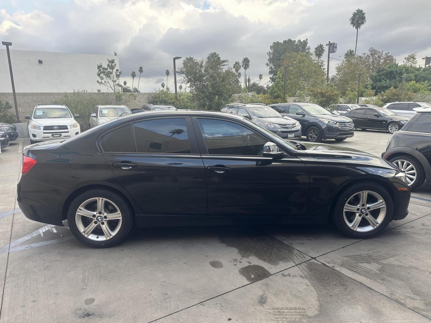 2015 Black /Black BMW 3-Series 328i SULEV (WBA3C1C5XFK) with an 2.0L L4 DOHC 16V engine, 8-Speed Automatic transmission, located at 30 S. Berkeley Avenue, Pasadena, CA, 91107, (626) 248-7567, 34.145447, -118.109398 - 2015 BMW 328i: Luxury, Performance, and Easy Financing with Buy Here Pay Here Looking for a luxury sedan but worried about bad credit? The 2015 BMW 328i is the perfect car for those who want a balance of performance, style, and reliability. At our dealership, we specialize in helping buyers with - Photo#7