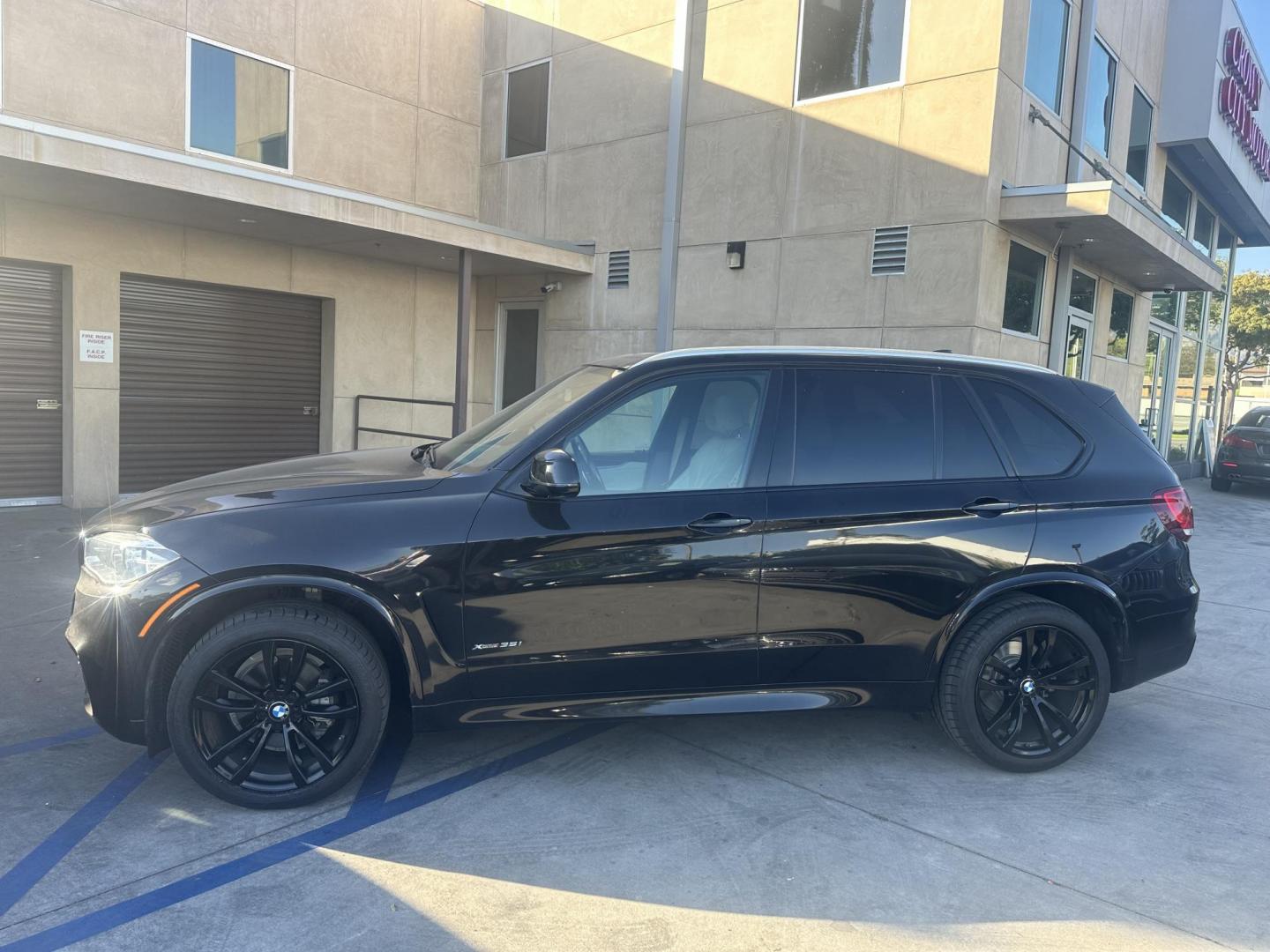 2018 Black /Black BMW X5 xDrive35i (5UXKR0C51JL) with an 3.0L L6 DOHC 24V engine, 8A transmission, located at 30 S. Berkeley Avenue, Pasadena, CA, 91107, (626) 248-7567, 34.145447, -118.109398 - 2018 BMW X5 xDrive: Luxury, Power, and Easy Financing with Buy Here Pay Here for Bad Credit Buyers Are you looking for a high-end luxury SUV that offers performance, versatility, and style but worried about securing financing due to bad credit? The 2018 BMW X5 xDrive is the perfect vehicle for yo - Photo#2