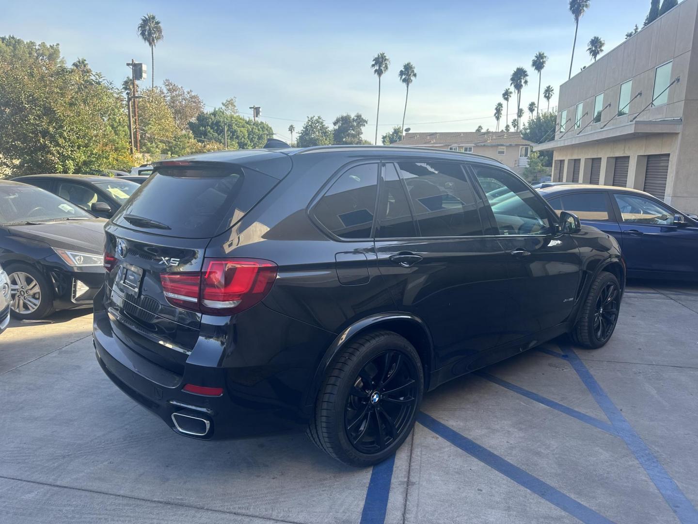 2018 Black /Black BMW X5 xDrive35i (5UXKR0C51JL) with an 3.0L L6 DOHC 24V engine, 8A transmission, located at 30 S. Berkeley Avenue, Pasadena, CA, 91107, (626) 248-7567, 34.145447, -118.109398 - 2018 BMW X5 xDrive: Luxury, Power, and Easy Financing with Buy Here Pay Here for Bad Credit Buyers Are you looking for a high-end luxury SUV that offers performance, versatility, and style but worried about securing financing due to bad credit? The 2018 BMW X5 xDrive is the perfect vehicle for yo - Photo#5