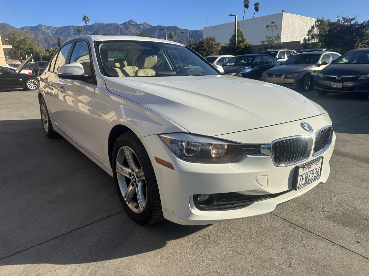 2014 Alpine White /Tan BMW 3-Series 320i Sedan (WBA3B1G59EN) with an 2.0L L4 DOHC 16V engine, Automatic transmission, located at 30 S. Berkeley Avenue, Pasadena, CA, 91107, (626) 248-7567, 34.145447, -118.109398 - Looking for a sleek, reliable, and luxurious vehicle with flexible financing options? Check out this 2014 BMW 320i at our Buy Here Pay Here Los Angeles dealership. This high-performance sedan combines BMW’s signature driving dynamics with comfort and cutting-edge features. Whether you're building - Photo#0