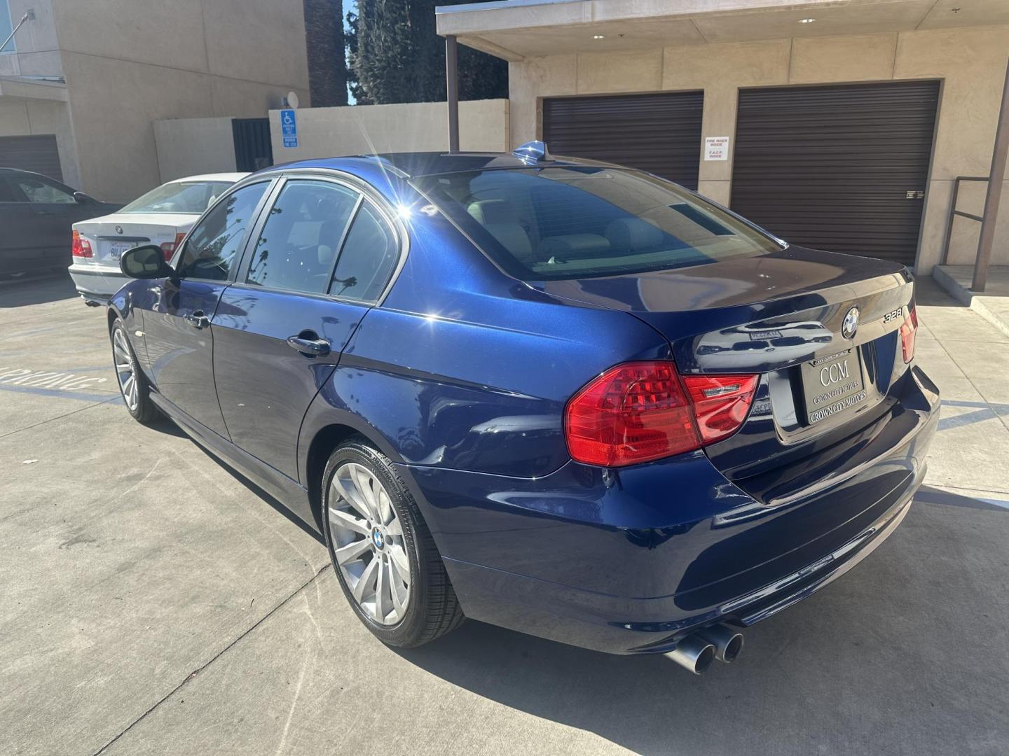 2011 Arctic Blue Metallic. /Black BMW 3-Series 328i (WBAPH5C51BF) with an 3.0L L6 DOHC 24V engine, Automatic transmission, located at 30 S. Berkeley Avenue, Pasadena, CA, 91107, (626) 248-7567, 34.145447, -118.109398 - Looking for a luxurious and reliable vehicle with flexible financing options? The 2011 BMW 328i Four-Door Sedan is an excellent choice for those who appreciate a blend of performance, style, and premium features. At our Buy Here Pay Here Los Angeles dealership, we offer customized in-house financing - Photo#7