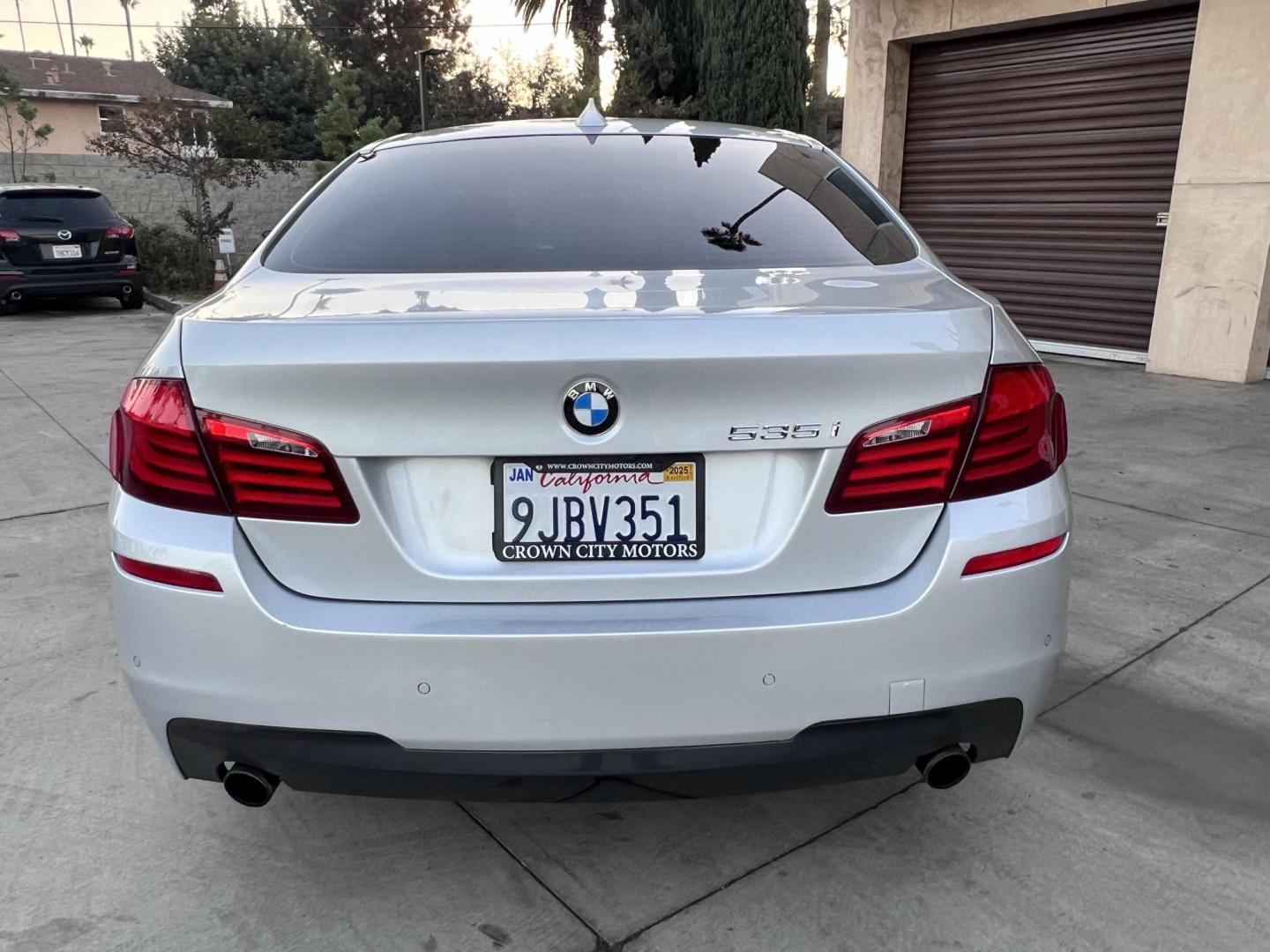 2013 Mineral Gray Metallic /Black BMW 5-Series 535i (WBAFR7C59DC) with an 3.0L L6 DOHC 24V engine, Automatic transmission, located at 30 S. Berkeley Avenue, Pasadena, CA, 91107, (626) 248-7567, 34.145447, -118.109398 - Looking for a luxury sedan that embodies elegance, power, and advanced features? The 2013 BMW 535i is an exceptional choice that delivers a perfect blend of performance, comfort, and innovation. At our Buy Here Pay Here Los Angeles dealership, we make owning this premium vehicle simple and stress-fr - Photo#7