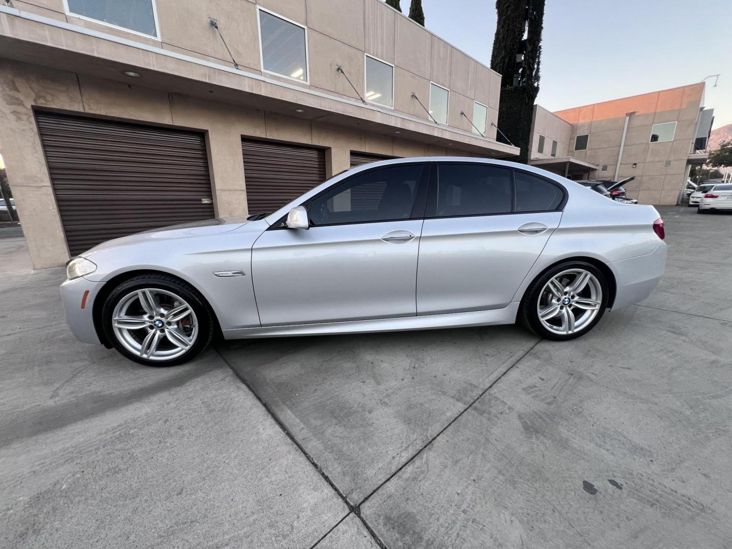 2013 Mineral Gray Metallic /Black BMW 5-Series 535i (WBAFR7C59DC) with an 3.0L L6 DOHC 24V engine, Automatic transmission, located at 30 S. Berkeley Avenue, Pasadena, CA, 91107, (626) 248-7567, 34.145447, -118.109398 - Looking for a luxury sedan that embodies elegance, power, and advanced features? The 2013 BMW 535i is an exceptional choice that delivers a perfect blend of performance, comfort, and innovation. At our Buy Here Pay Here Los Angeles dealership, we make owning this premium vehicle simple and stress-fr - Photo#2