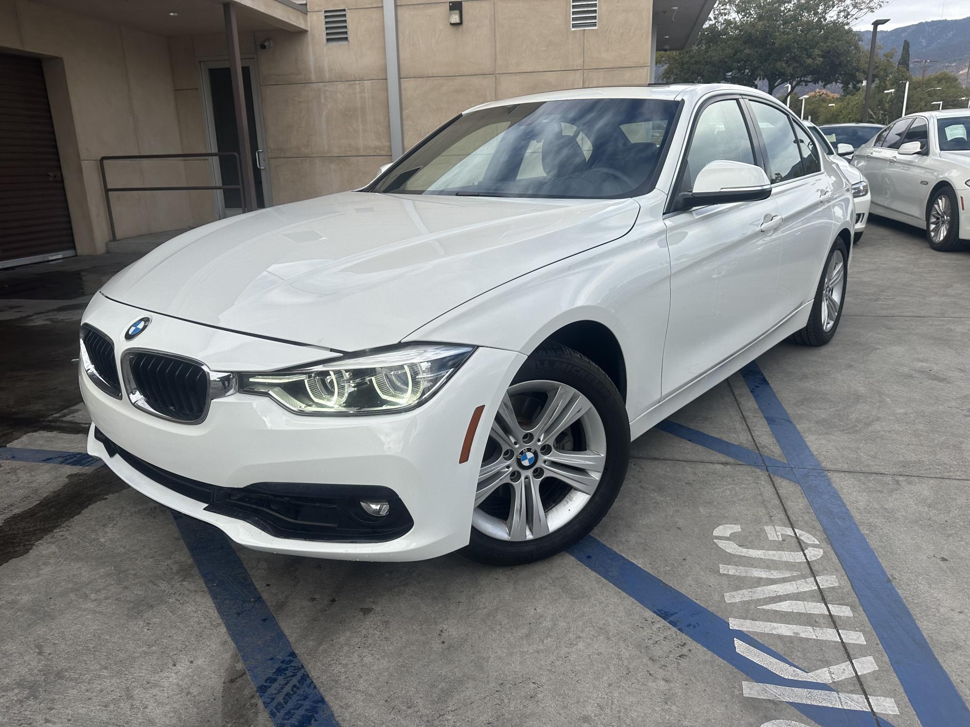 photo of 2018 BMW 3-Series 330i SULEV Sedan