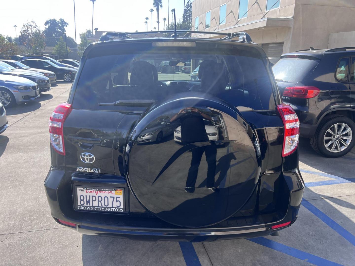 2011 Black /Gray Toyota RAV4 Limited V6 2WD (JTMYK4DV3B5) with an 3.5L V6 DOHC 24V engine, 5-Speed Automatic transmission, located at 30 S. Berkeley Avenue, Pasadena, CA, 91107, (626) 248-7567, 34.145447, -118.109398 - Photo#8