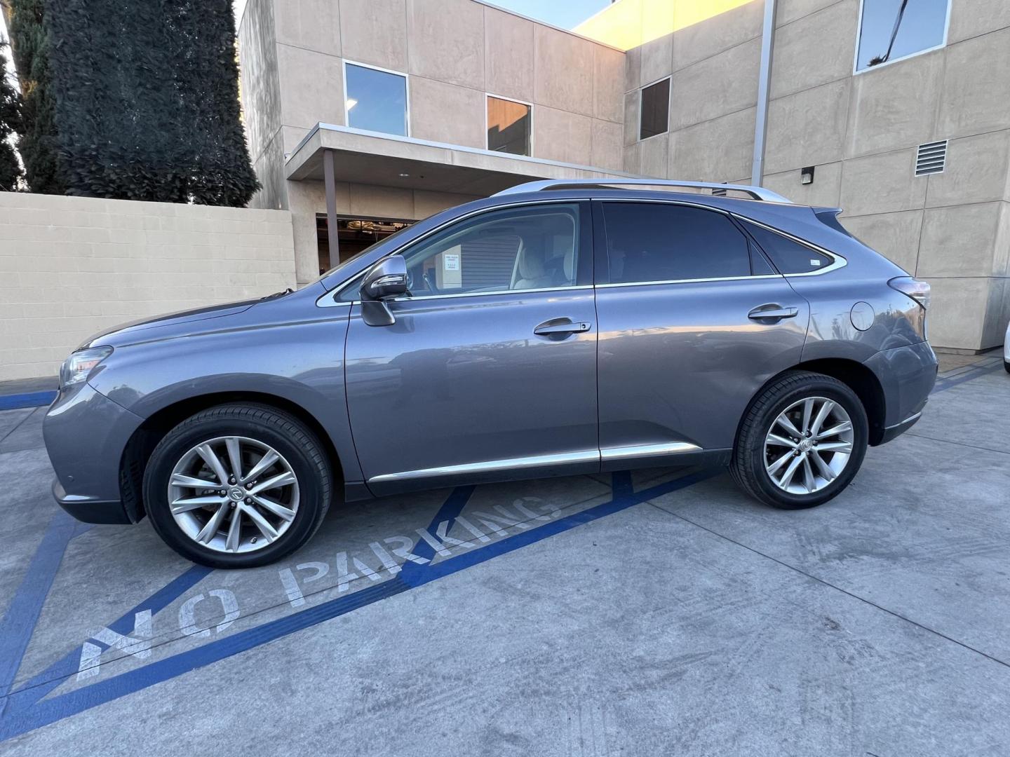 2013 Nebula Gray Pearl /Gray Lexus RX 350 FWD (2T2ZK1BAXDC) with an 3.5L V6 DOHC 24V engine, 5-Speed Automatic transmission, located at 30 S. Berkeley Avenue, Pasadena, CA, 91107, (626) 248-7567, 34.145447, -118.109398 - 2013 Lexus RX 350: Luxury SUV Available for Buy Here Pay Here Auto Loan Financing—Bad Credit Welcome! Are you searching for a reliable, luxurious SUV that perfectly combines comfort, performance, and style? Look no further than the 2013 Lexus RX 350, a top choice in the midsize luxury SUV marke - Photo#1