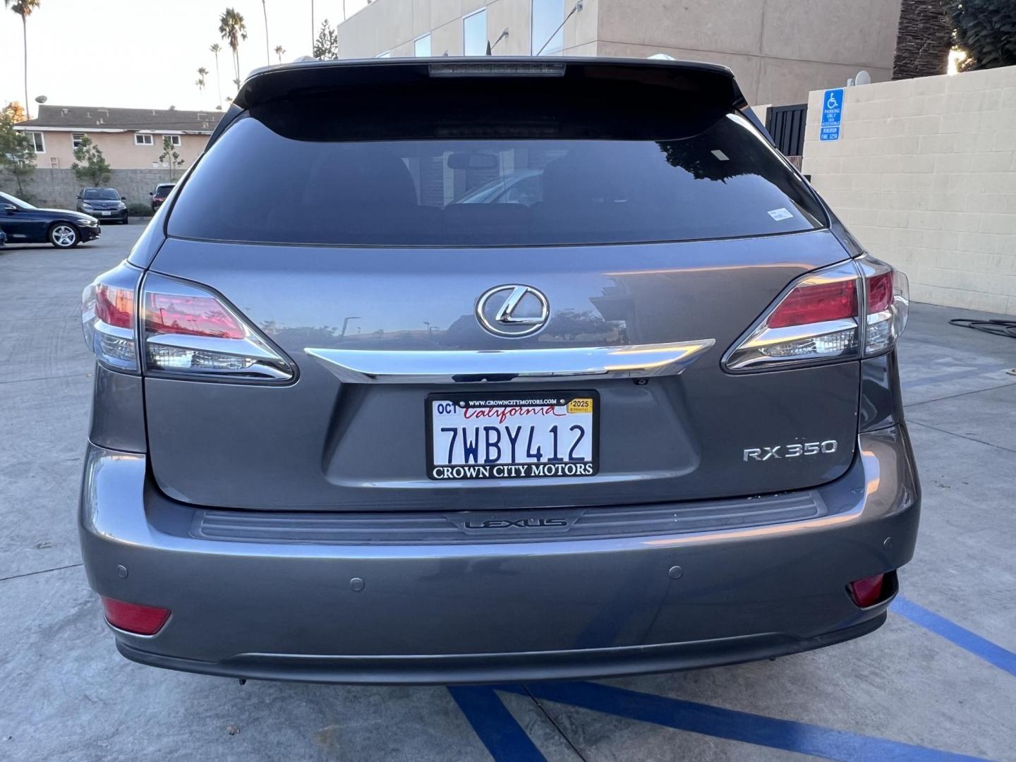 2013 Nebula Gray Pearl /Gray Lexus RX 350 FWD (2T2ZK1BAXDC) with an 3.5L V6 DOHC 24V engine, 5-Speed Automatic transmission, located at 30 S. Berkeley Avenue, Pasadena, CA, 91107, (626) 248-7567, 34.145447, -118.109398 - 2013 Lexus RX 350: Luxury SUV Available for Buy Here Pay Here Auto Loan Financing—Bad Credit Welcome! Are you searching for a reliable, luxurious SUV that perfectly combines comfort, performance, and style? Look no further than the 2013 Lexus RX 350, a top choice in the midsize luxury SUV marke - Photo#4