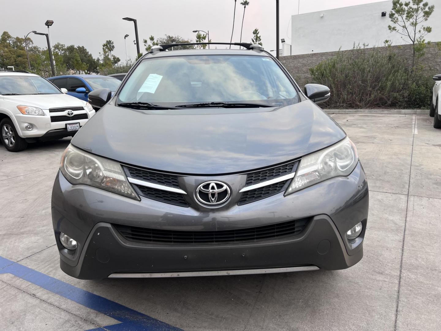 2013 Space Gray Metallic /Black Toyota RAV4 Limited FWD (JTMYFREV8DD) with an 2.5L L4 DOHC 16V engine, 6-Speed Automatic transmission, located at 30 S. Berkeley Avenue, Pasadena, CA, 91107, (626) 248-7567, 34.145447, -118.109398 - Photo#5