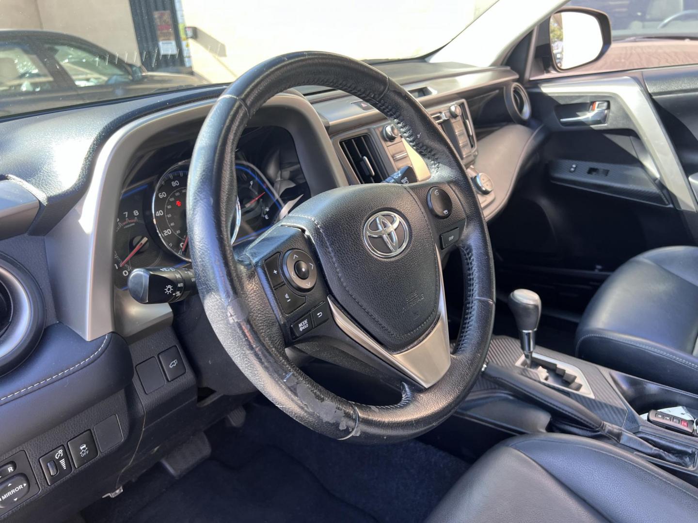 2013 Space Gray Metallic /Black Toyota RAV4 Limited FWD (JTMYFREV8DD) with an 2.5L L4 DOHC 16V engine, 6-Speed Automatic transmission, located at 30 S. Berkeley Avenue, Pasadena, CA, 91107, (626) 248-7567, 34.145447, -118.109398 - Photo#5