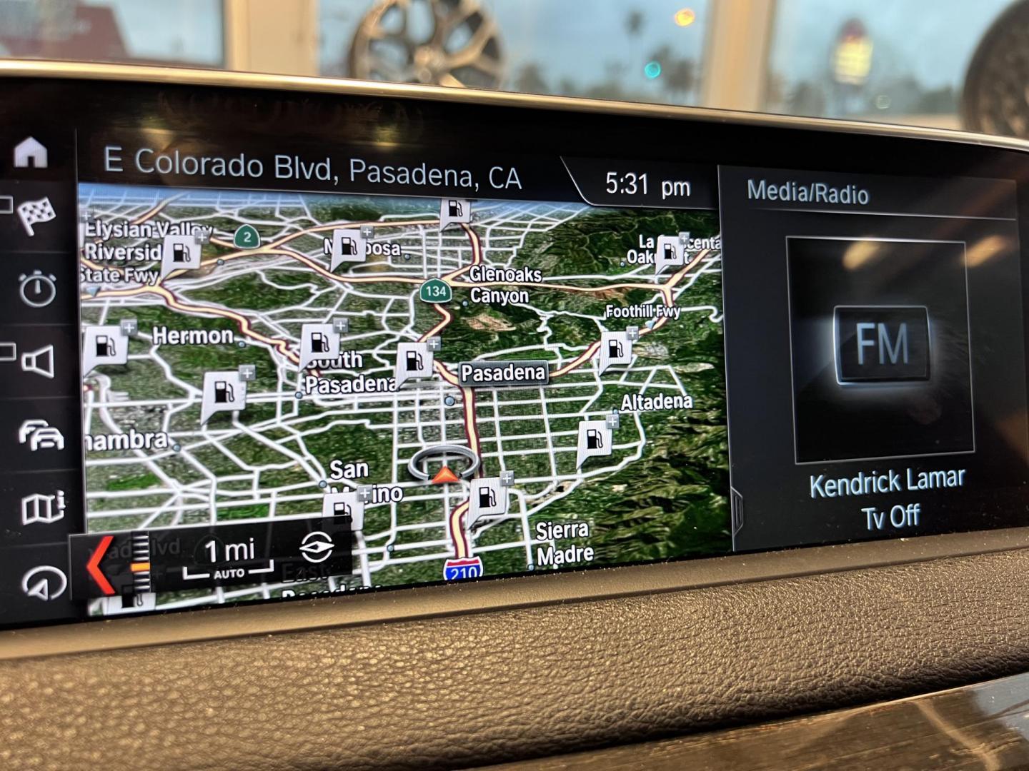2018 Alpine White /Black BMW X5 sDrive35i (5UXKR2C5XJ0) with an 3.0L L6 DOHC 24V engine, 8A transmission, located at 30 S. Berkeley Avenue, Pasadena, CA, 91107, (626) 248-7567, 34.145447, -118.109398 - 2018 BMW X5 with Navigation, Panoramic Roof, and Back-Up Camera Experience the ultimate in luxury, performance, and innovation with this 2018 BMW X5, now available at Crown City Motors. If you’re seeking a premium SUV that combines elegance with cutting-edge technology, this BMW X5 is the perfe - Photo#28