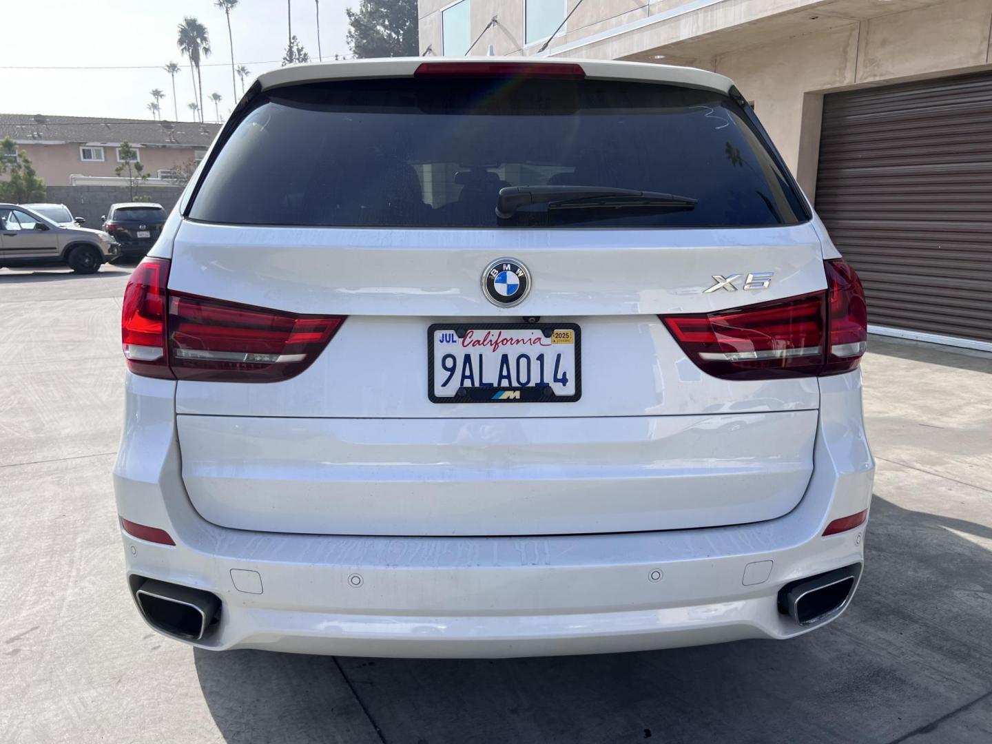 2018 Alpine White /Black BMW X5 sDrive35i (5UXKR2C5XJ0) with an 3.0L L6 DOHC 24V engine, 8A transmission, located at 30 S. Berkeley Avenue, Pasadena, CA, 91107, (626) 248-7567, 34.145447, -118.109398 - 2018 BMW X5 with Navigation, Panoramic Roof, and Back-Up Camera Experience the ultimate in luxury, performance, and innovation with this 2018 BMW X5, now available at Crown City Motors. If you’re seeking a premium SUV that combines elegance with cutting-edge technology, this BMW X5 is the perfe - Photo#3