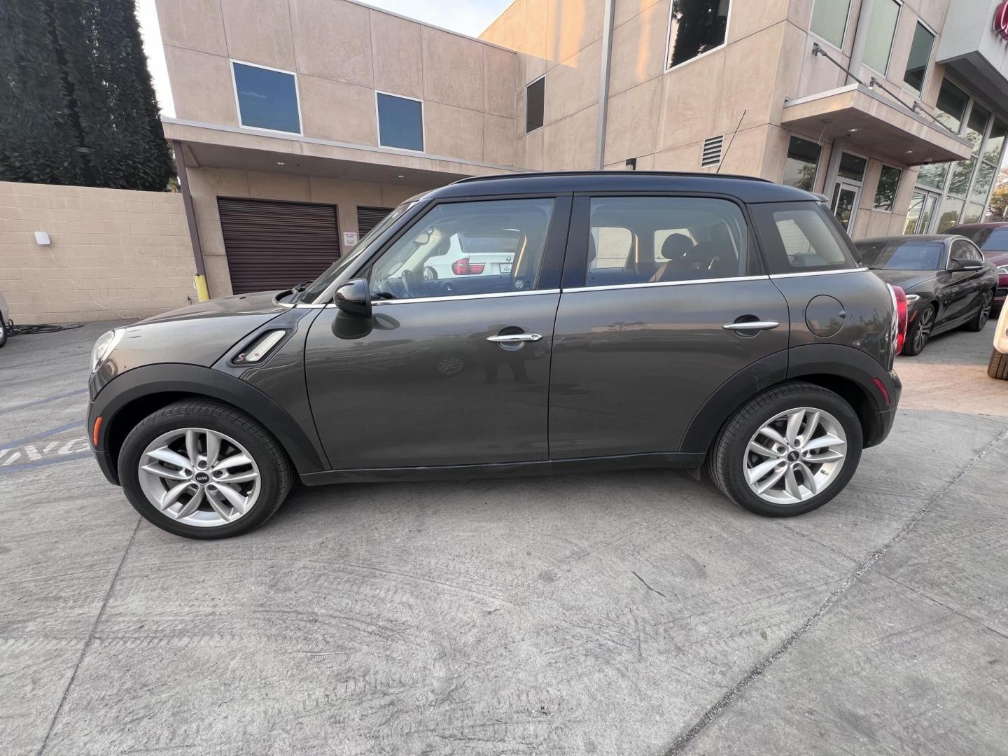 2013 Mini Countryman S (WMWZC3C51DW) with an 1.6L L4 DOHC 16V TURBO engine, located at 30 S. Berkeley Avenue, Pasadena, CA, 91107, (626) 248-7567, 34.145447, -118.109398 - Crown City Motors is a used “Buy Here Pay Here” car dealer in Pasadena CA. “Buy Here Pay Here” financing, means that when you purchase your vehicle from our dealership, that you make the payments to the dealership as well. We do not need the banks approval to get you approved for a used auto - Photo#1