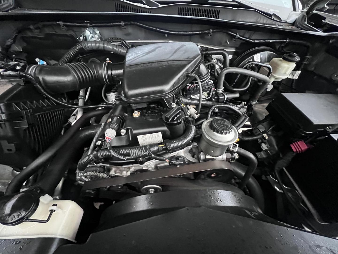 2018 Space Gray Metallic Toyota Tacoma SR5 Access Cab I4 6AT 2WD (5TFRX5GNXJX) with an 2.7L L4 DOHC 16V engine, 6A transmission, located at 30 S. Berkeley Avenue, Pasadena, CA, 91107, (626) 248-7567, 34.145447, -118.109398 - Crown City Motors is a used “Buy Here Pay Here” car dealer in Pasadena CA. “Buy Here Pay Here” financing, means that when you purchase your vehicle from our dealership, that you make the payments to the dealership as well. We do not need the banks approval to get you approved for a used auto - Photo#34