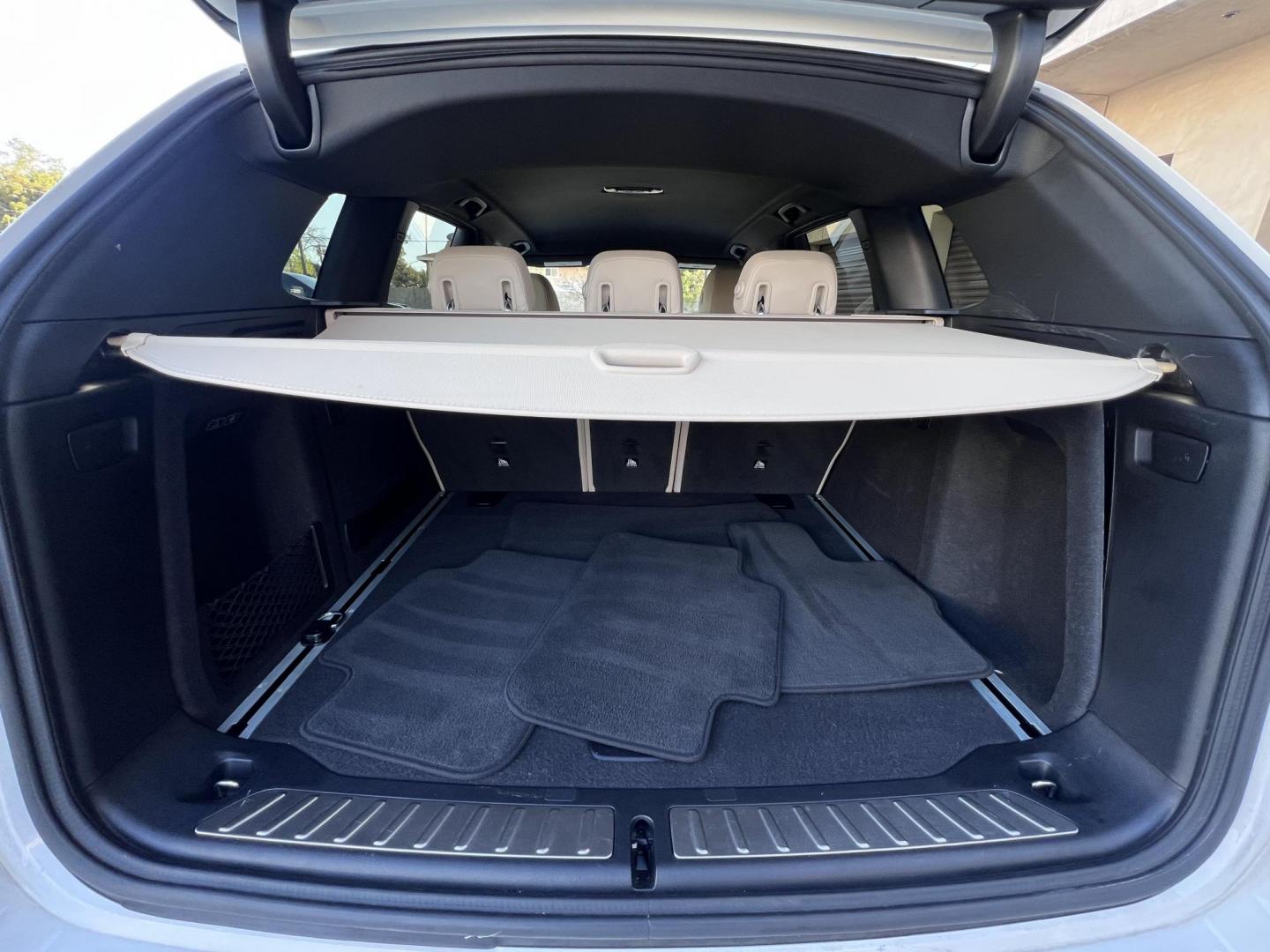 2019 Alpine White /Gray BMW X3 xDrive30i (5UXTR7C5XKL) with an 2.0L L4 DOHC 16V engine, 8A transmission, located at 30 S. Berkeley Avenue, Pasadena, CA, 91107, (626) 248-7567, 34.145447, -118.109398 - 2019 BMW X3 – Low Miles, Luxury Features, and Flexible Financing Options Are you looking for a stylish, luxury SUV that combines performance, comfort, and advanced features? This 2019 BMW X3 is the perfect choice! With only 54,205 miles, this low-mileage SUV is ready to elevate your driving exp - Photo#18