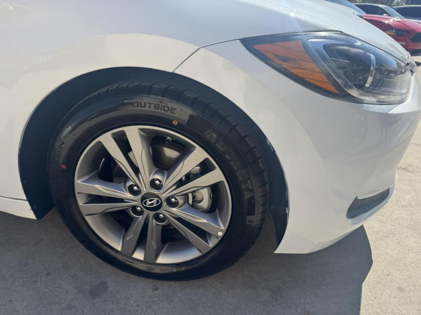 2018 White /BLACK Hyundai Elantra Limited (5NPD84LF3JH) with an 1.8L L4 DOHC 16V engine, 6A transmission, located at 30 S. Berkeley Avenue, Pasadena, CA, 91107, (626) 248-7567, 34.145447, -118.109398 - Looking for a reliable, affordable, and stylish sedan? Visit Crow City Motors at 30 S Berkeley Ave, Pasadena, CA 91107, and check out our 2018 Hyundai Elantra sedan. At Crow City Motors, we specialize in helping customers secure the vehicle they need with flexible financing options, including Buy He - Photo#4