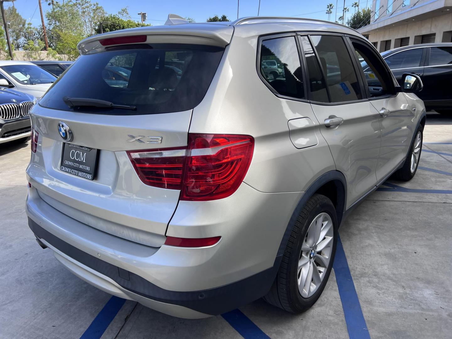 2017 Silver Metallic /Tan BMW X3 sDrive28i (5UXWZ7C51H0) with an 2.0L L4 DOHC 16V engine, 8A transmission, located at 30 S. Berkeley Avenue, Pasadena, CA, 91107, (626) 248-7567, 34.145447, -118.109398 - Are you in the market for a luxurious, reliable, and feature-packed SUV in Pasadena, CA? Look no further than this stunning 2017 BMW X3, available now at Crown City Motors, located at 30 S Berkeley Ave, Pasadena, CA 91107. As a trusted buy here pay here dealer, we specialize in offering top-quality - Photo#8